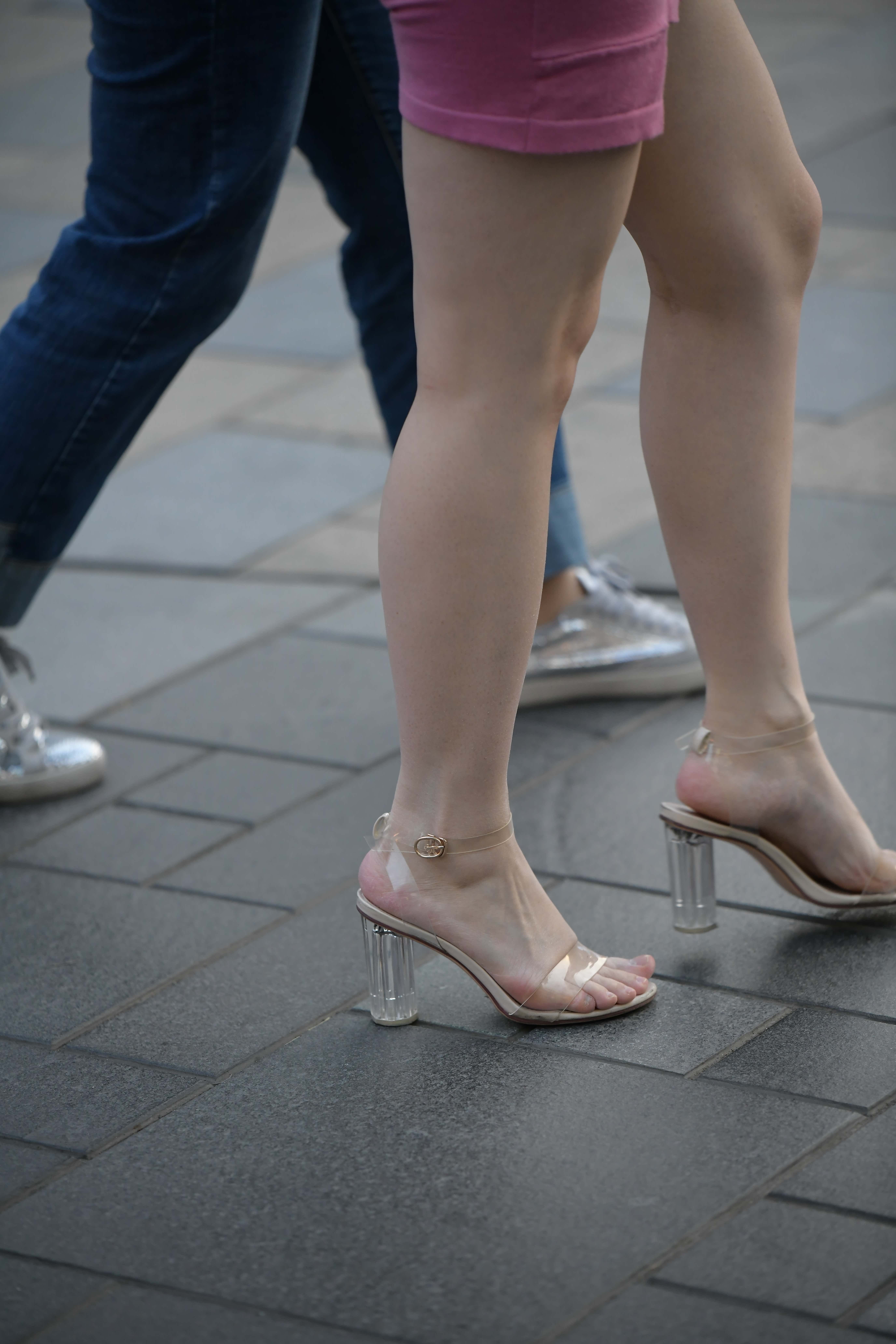 GS-X879   粉裙美眉 【66P  1.47G】