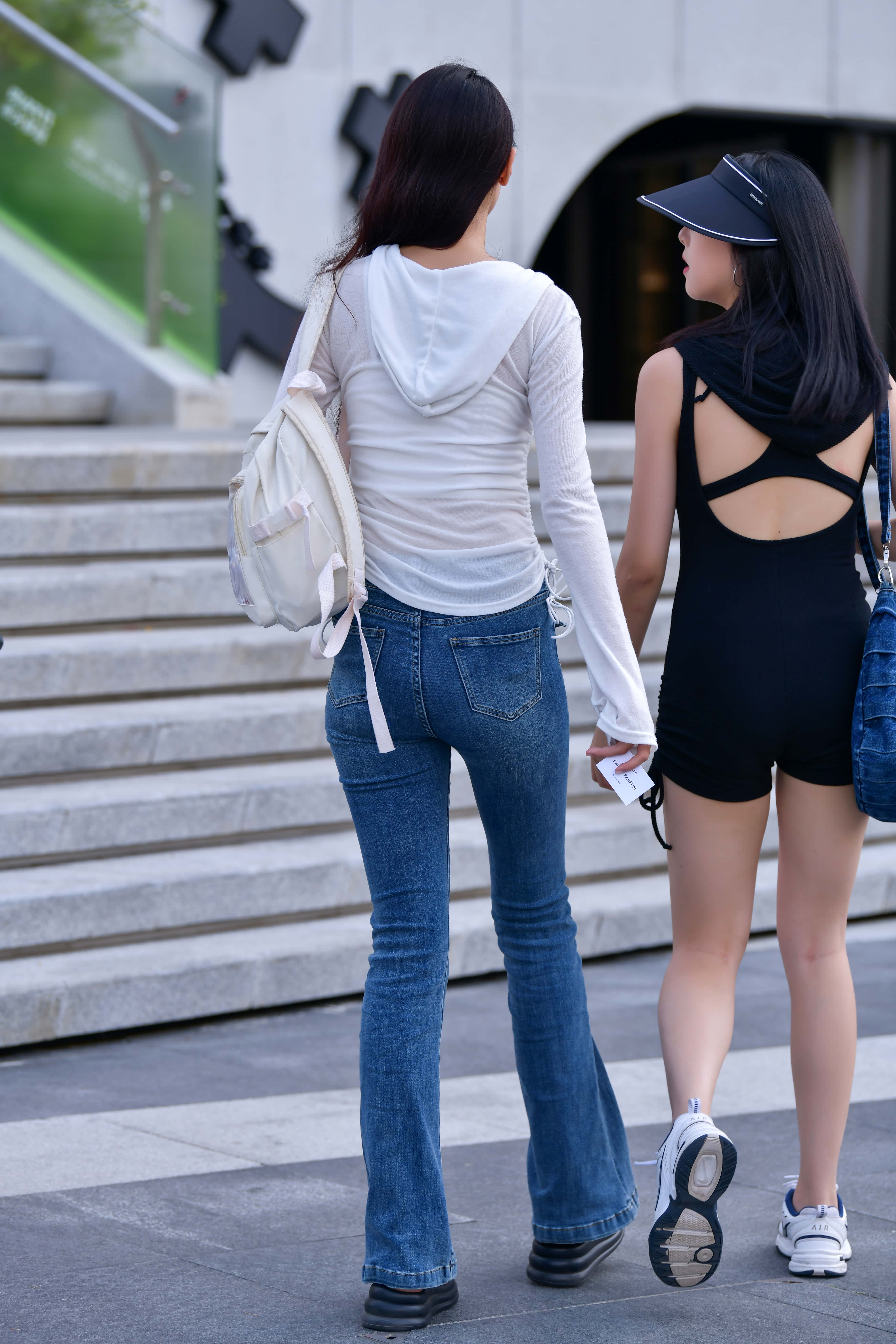 GS-T879 笑呵呵牛仔裤美女 【82P 1.47G】