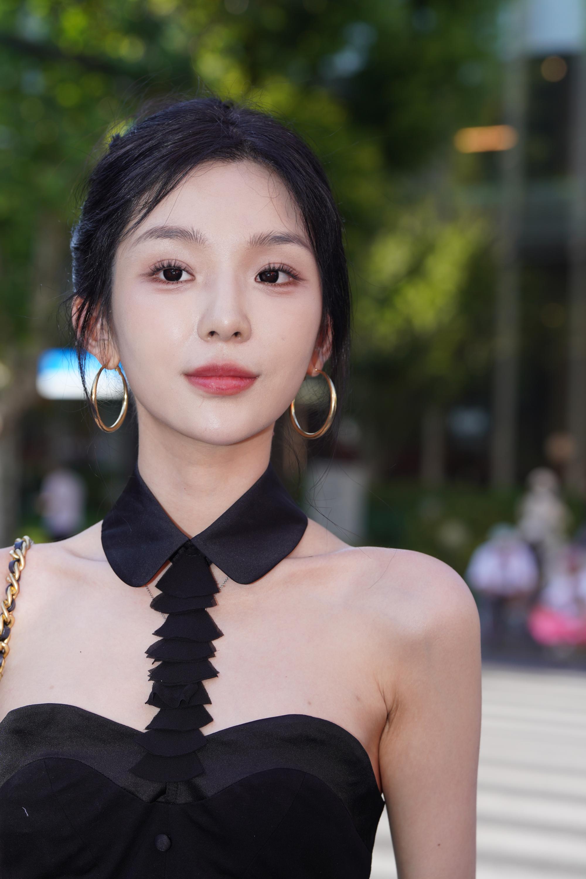 No.9960 长靴短裤清秀妹子 [119P-3.72GB]