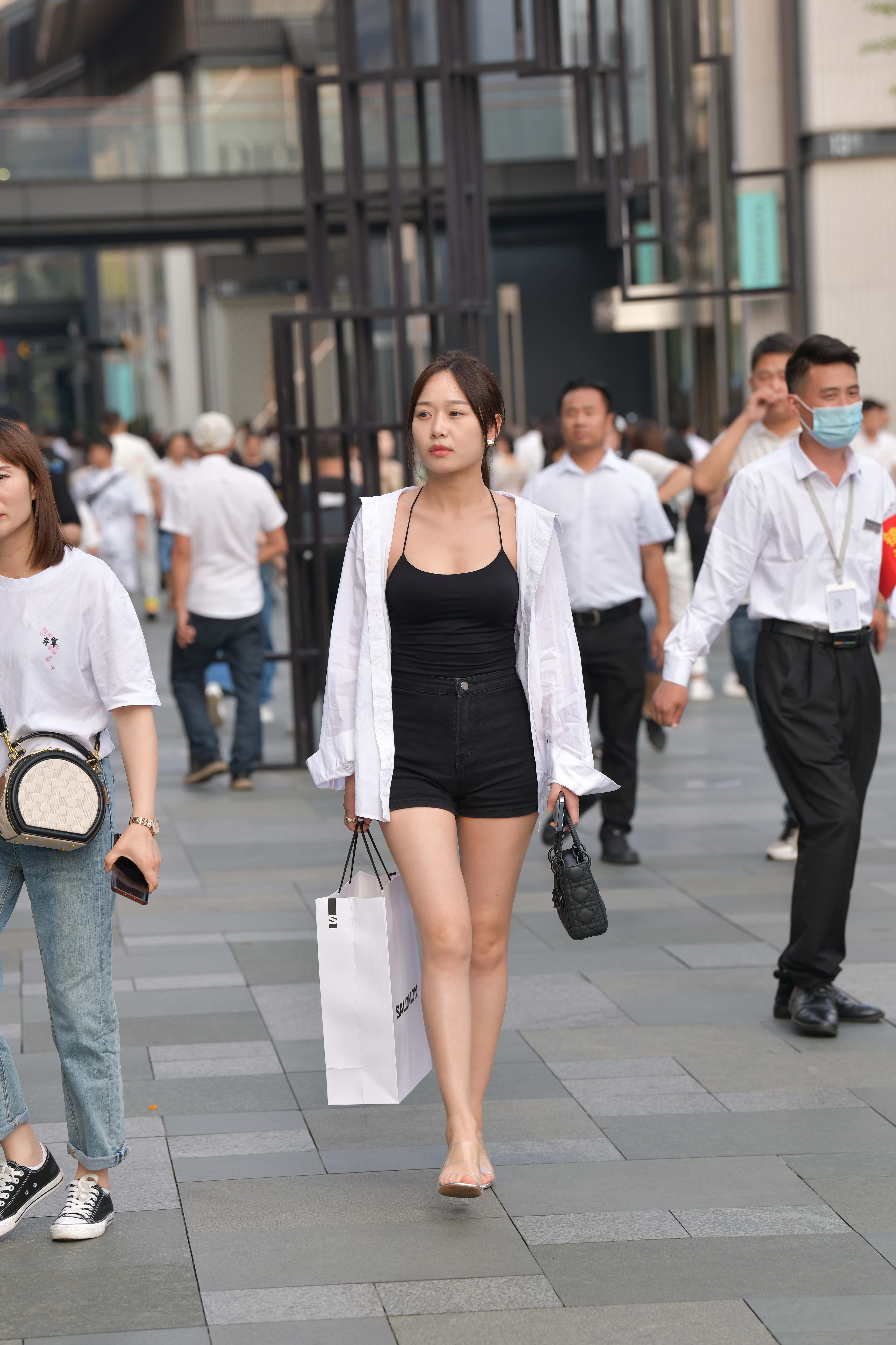 GS-X929 眉清目秀热裤美腿小姐姐 【60P 1.26G】