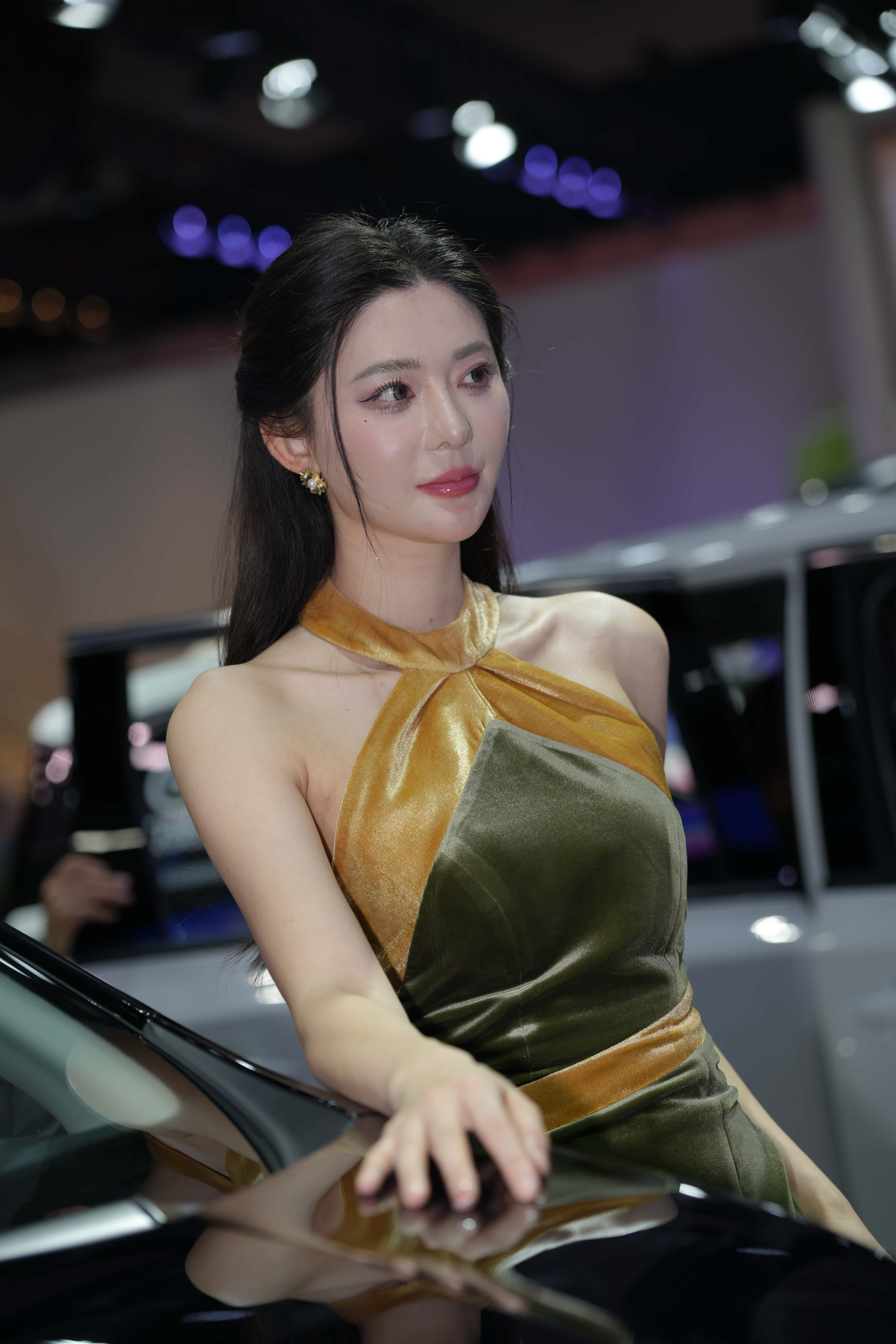 No.9897 绿色裙装杜芊逸 [101P-1.78GB]