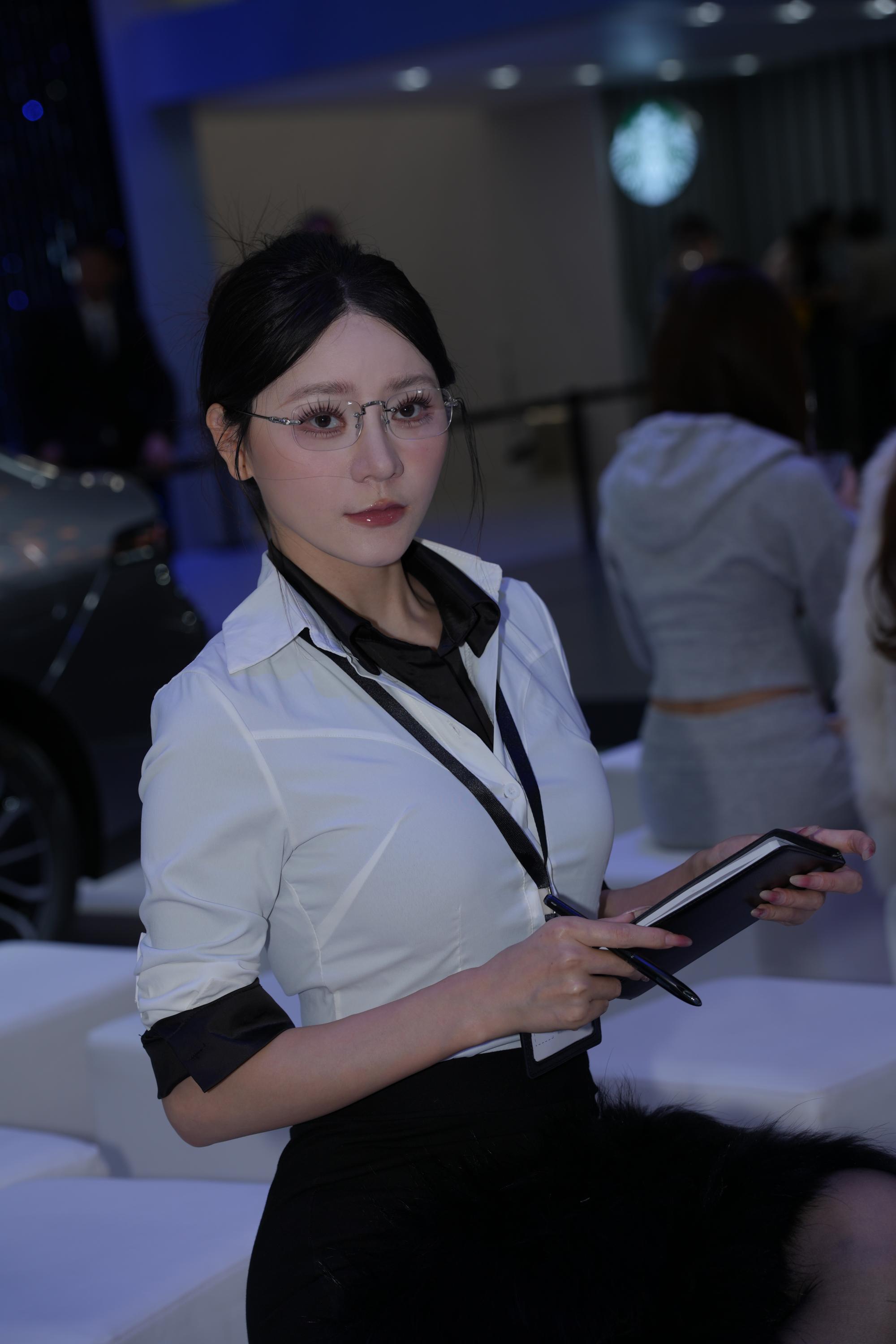 No.10047 黑白搭配你的小君 [104P18V-13.5GB]