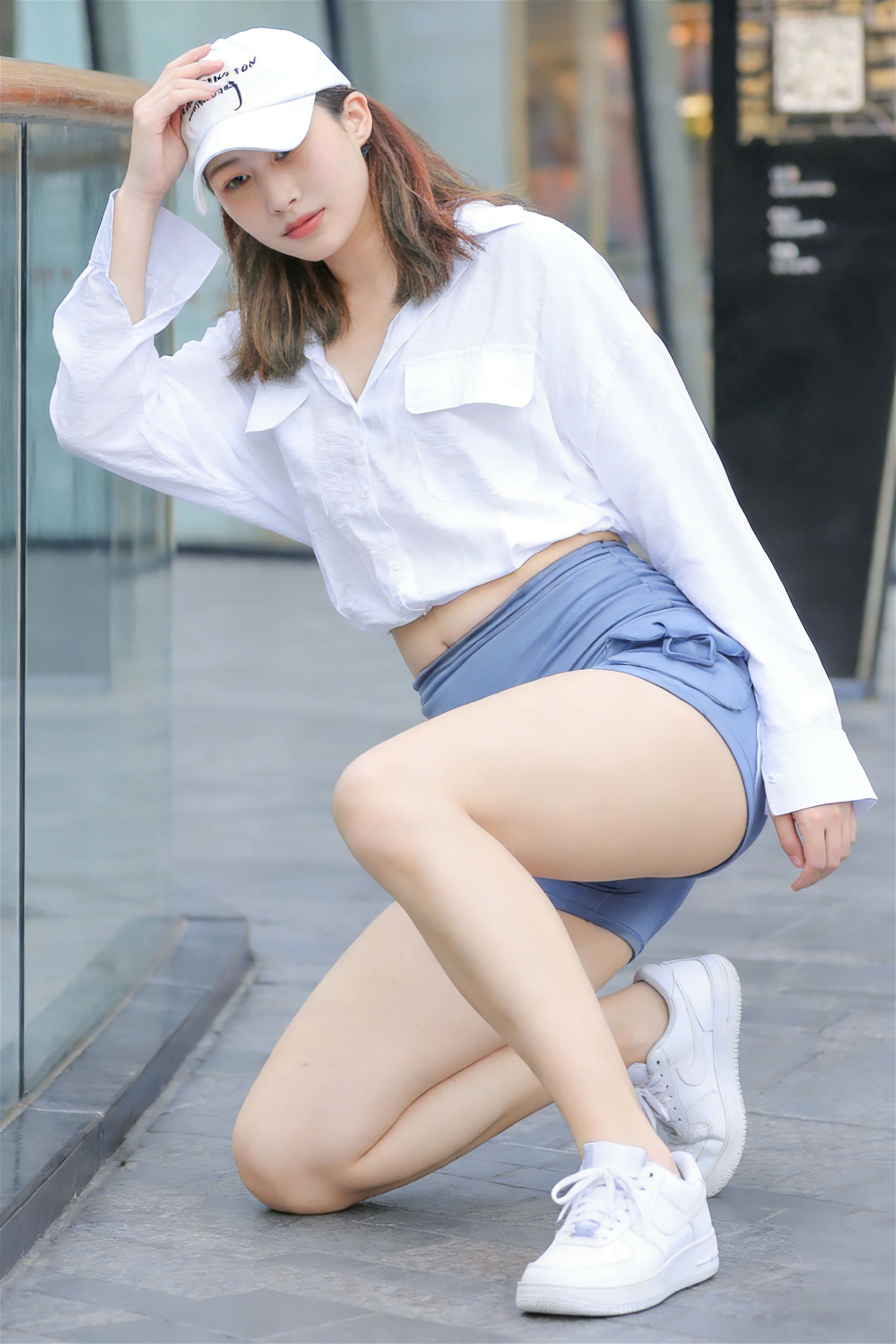 AI011 蓝色短裤大白腿美女 【109P 1.57G】