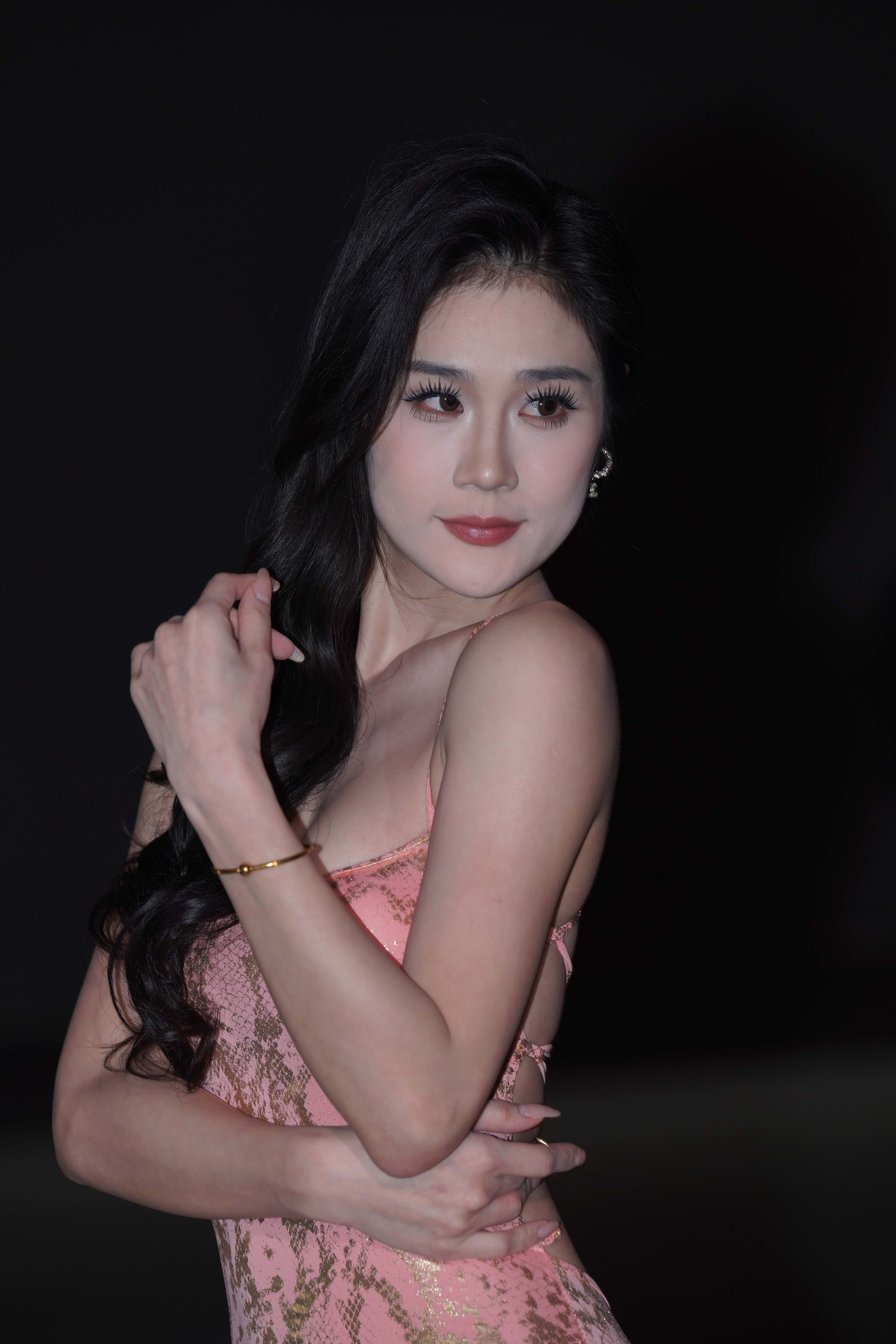 No.9974 粉金亮面性感连体 [149P-2.12GB]