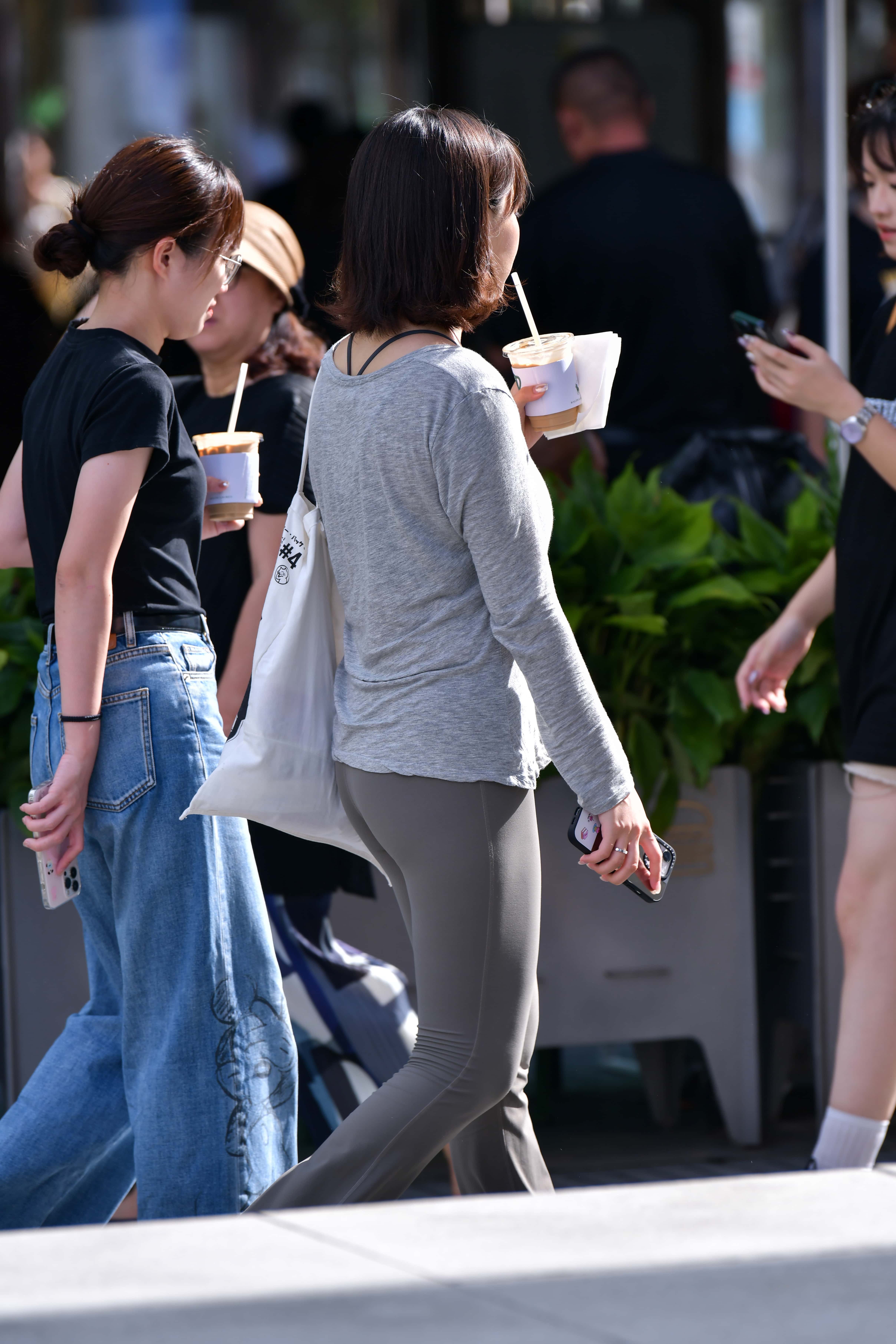 GS-T915 奶茶浅色紧身裤美女 【34P 595M】