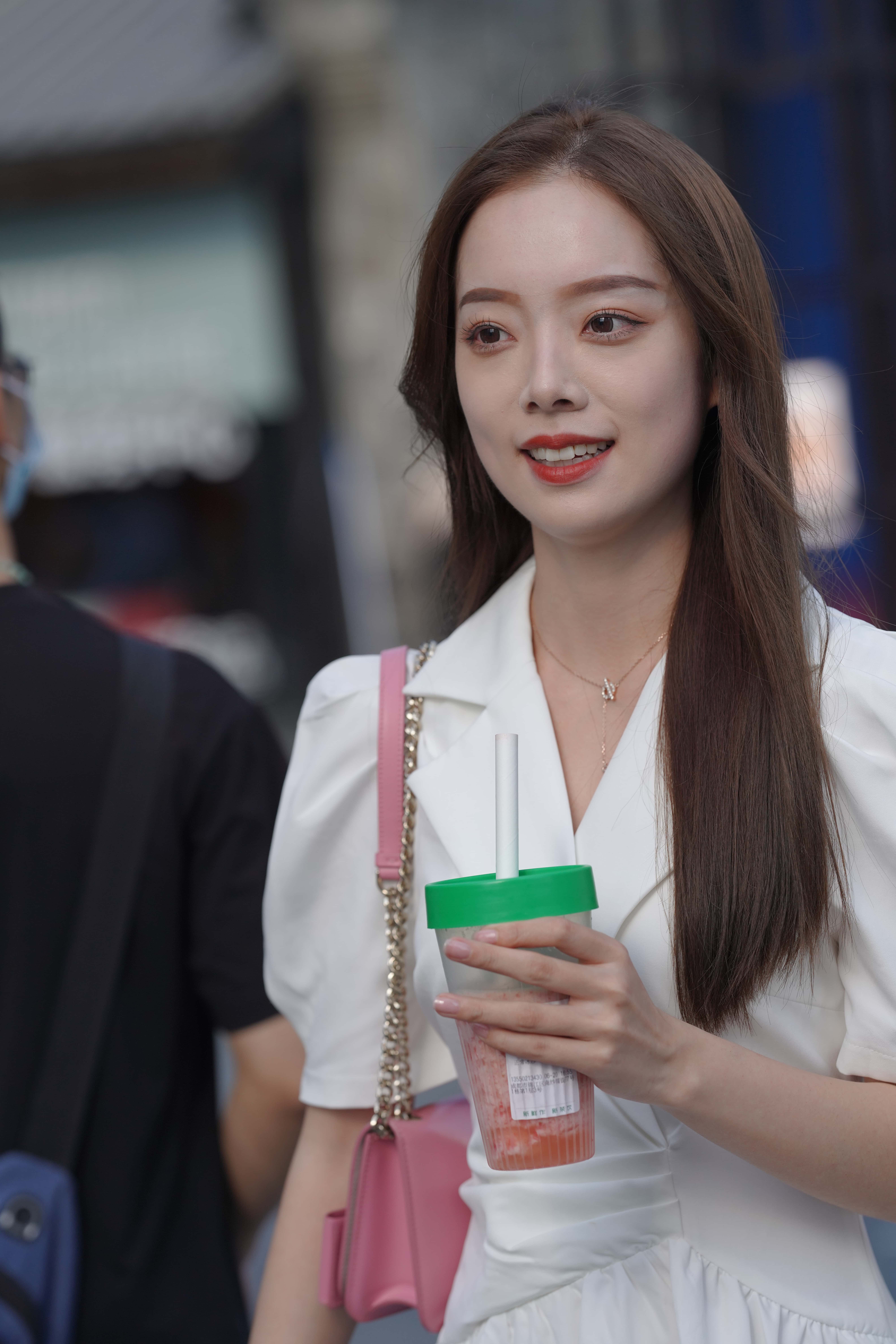 GS-T962  街拍白色裙美腿美女 【53P  645M】