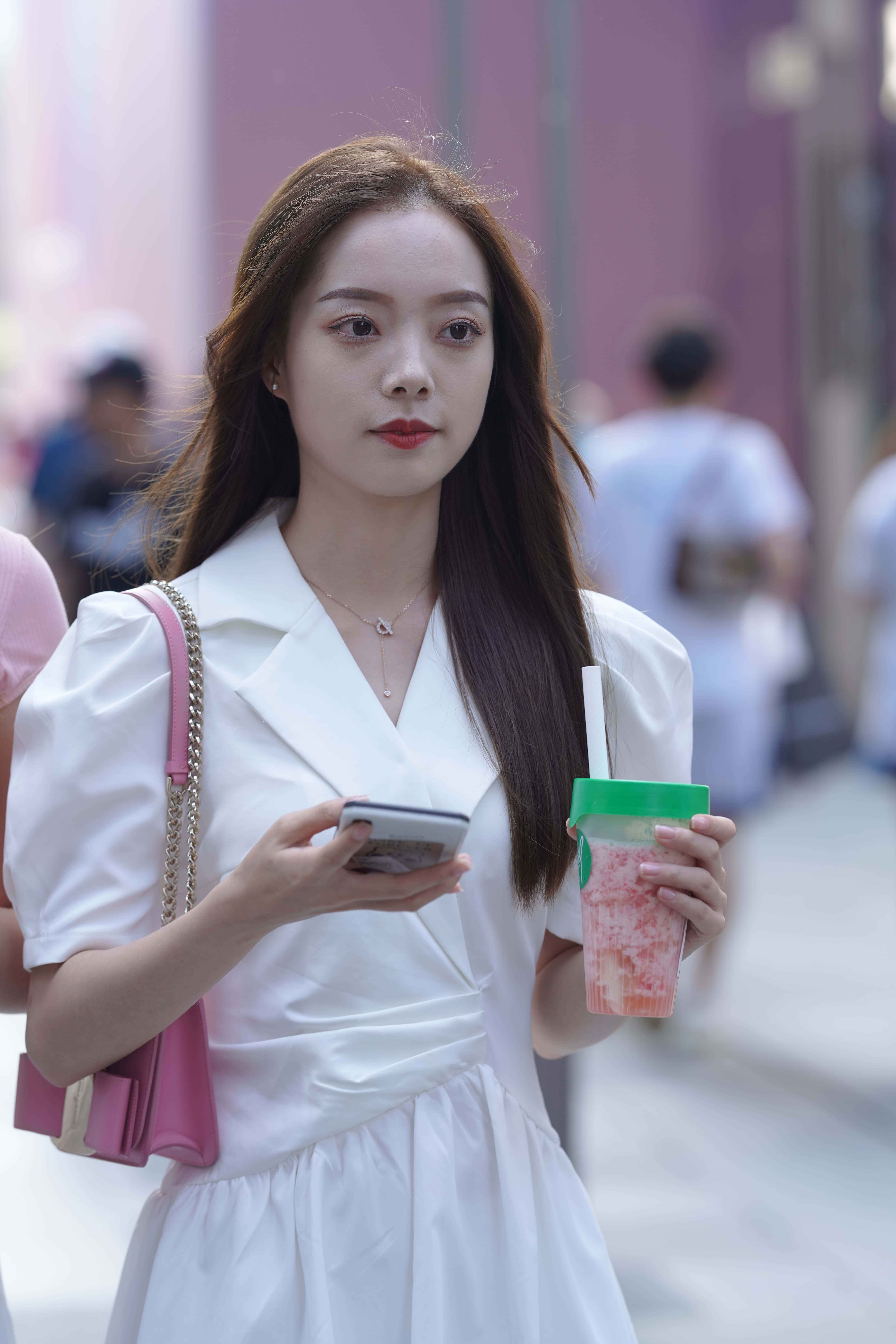 GS-T962  街拍白色裙美腿美女 【53P  645M】