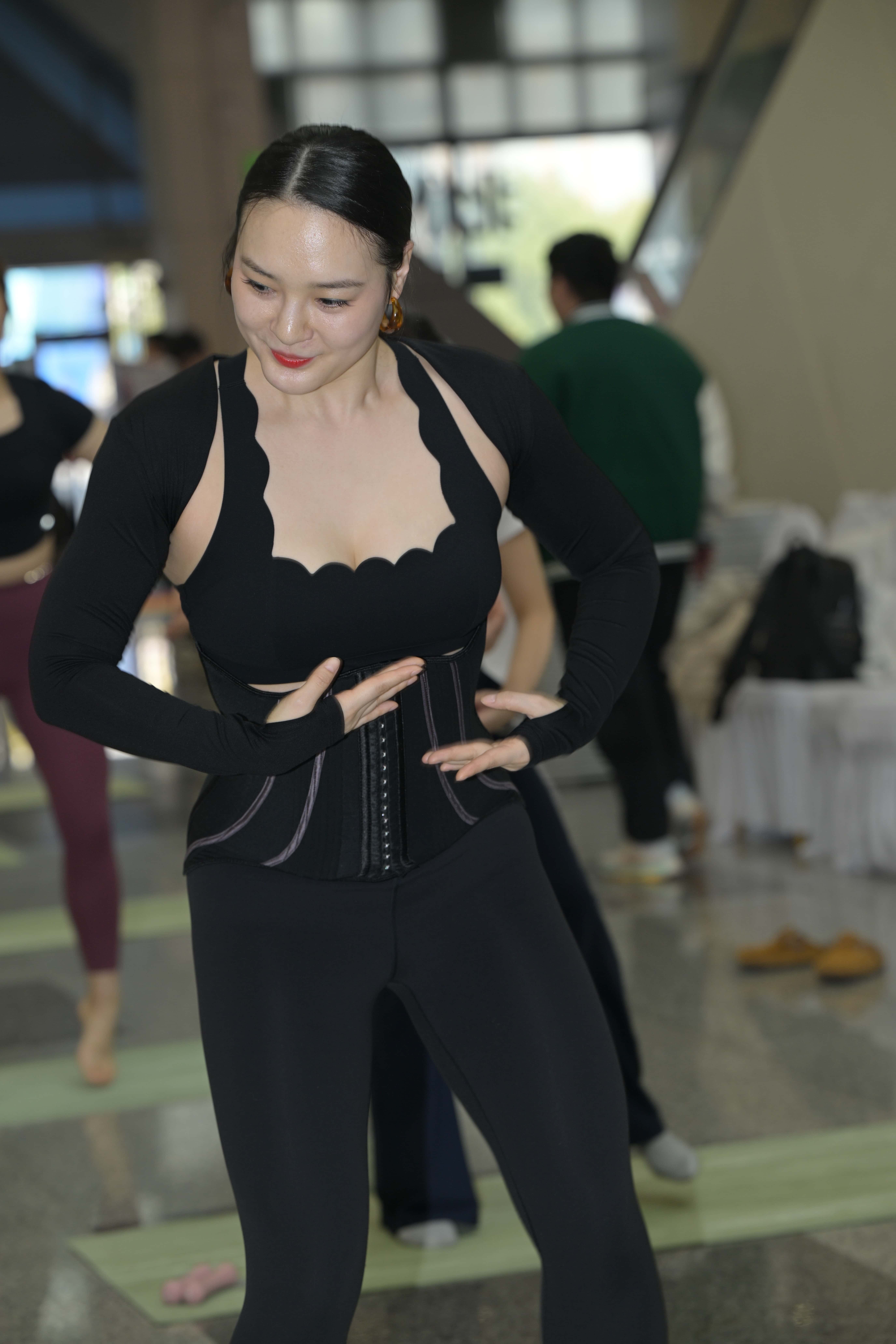 GS-T985 优雅知性 【208P 4.94G】