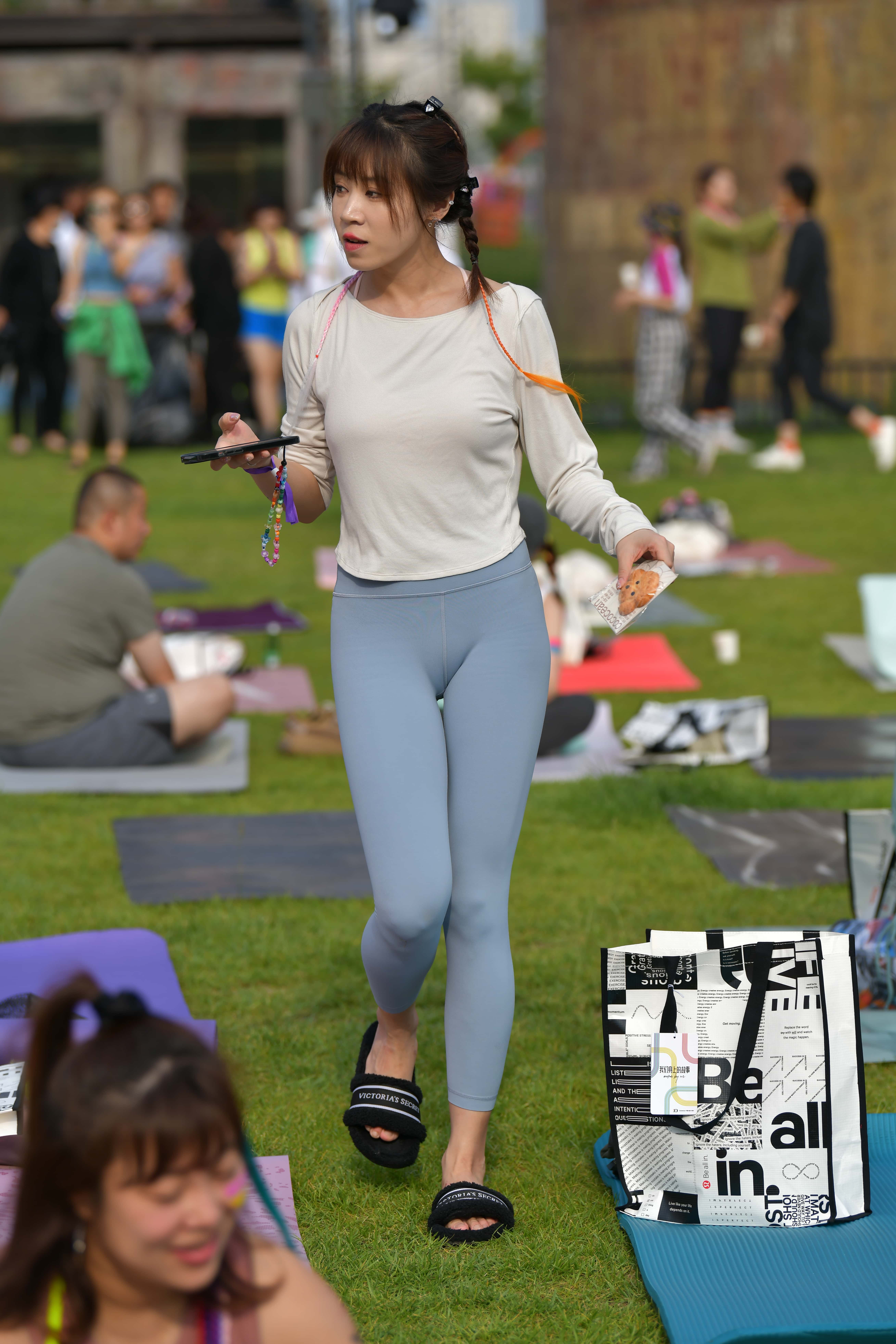 GS-T940 拍照紧身瑜伽裤美女 【39P 765M】