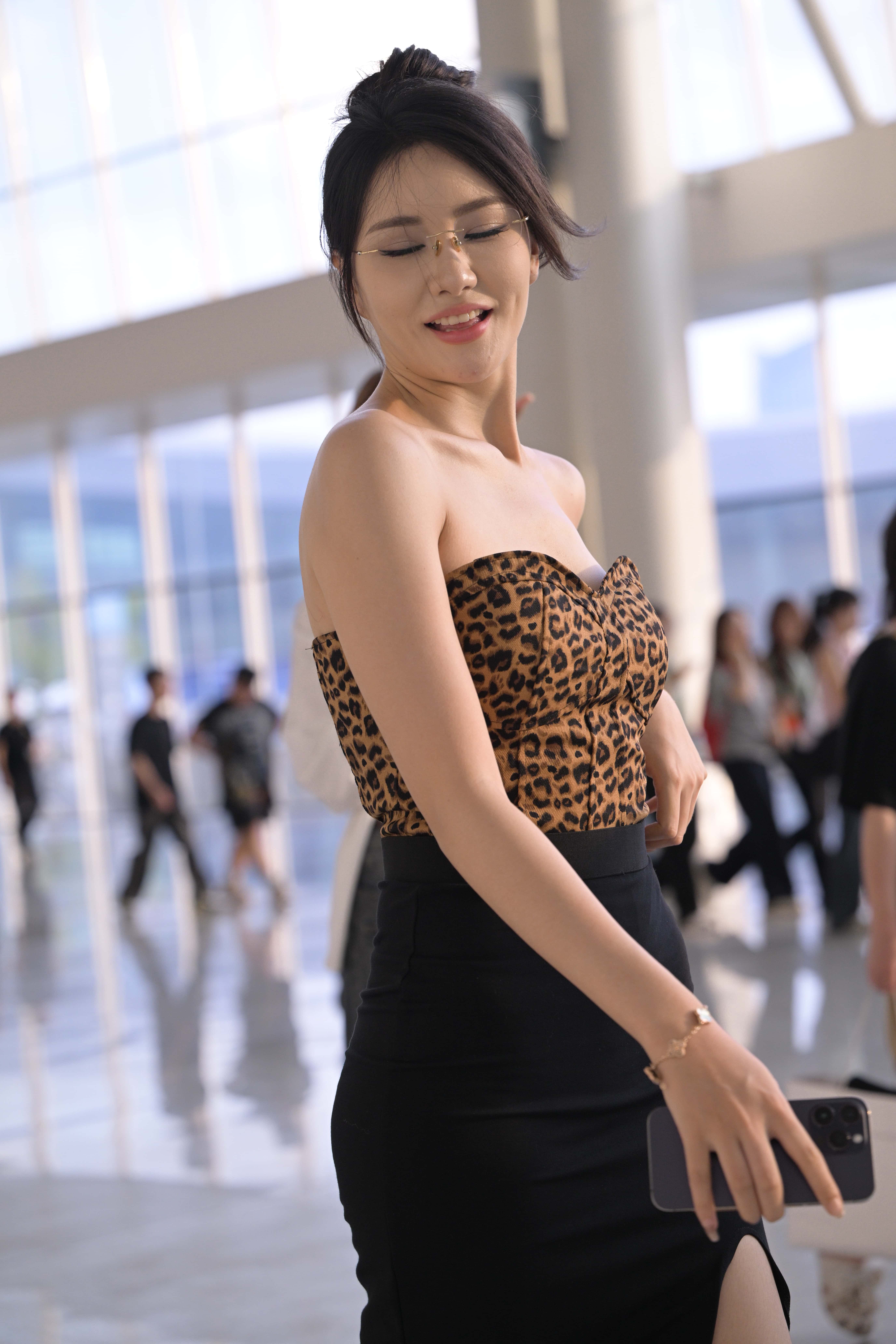 GS-X981 豹纹美腿 【167P 3.80G】