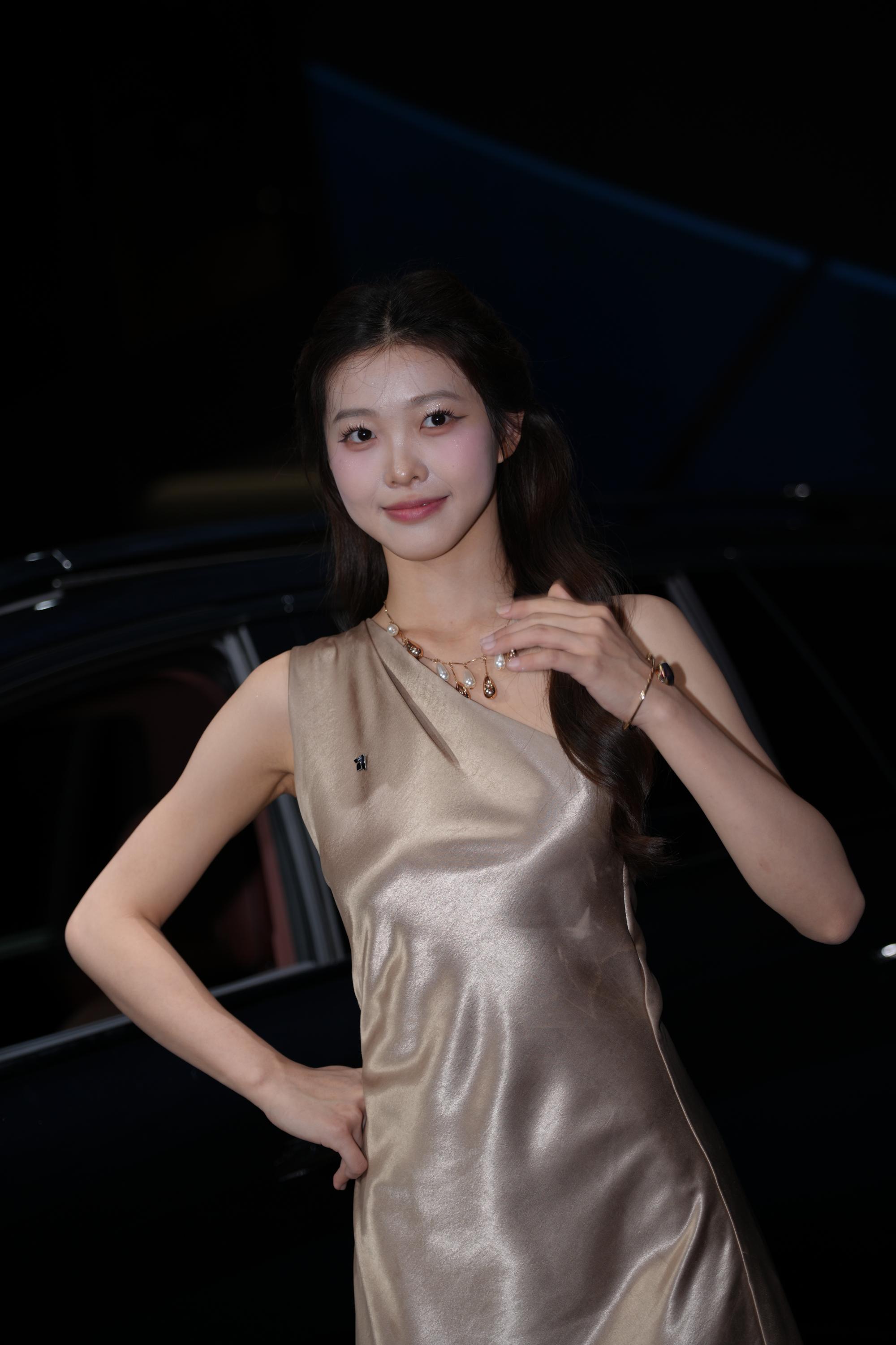 No.10002 温婉迷人长裙 [36P-634MB]