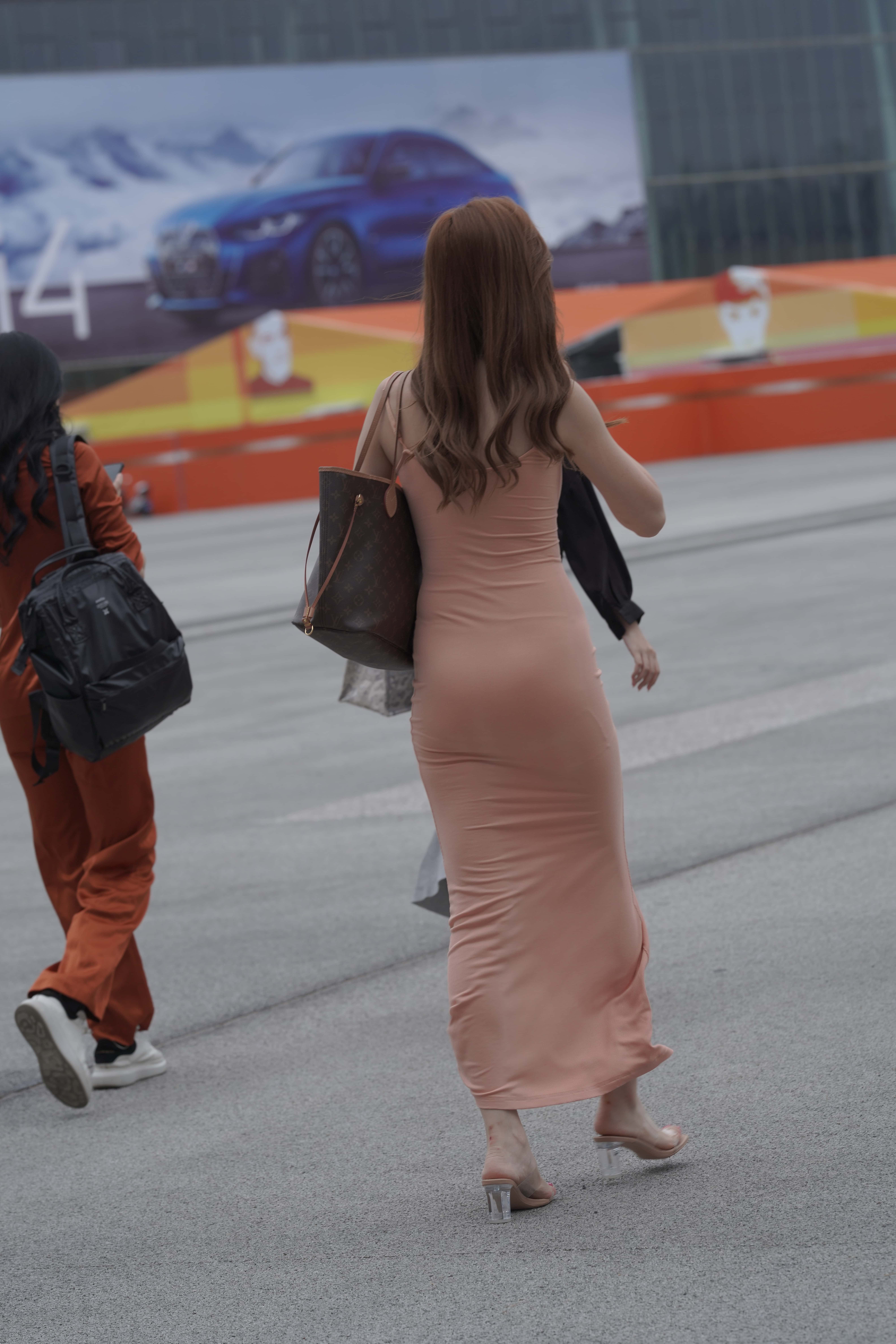 GS-T956  淡粉色裹身长裙 【147P  1.51G】