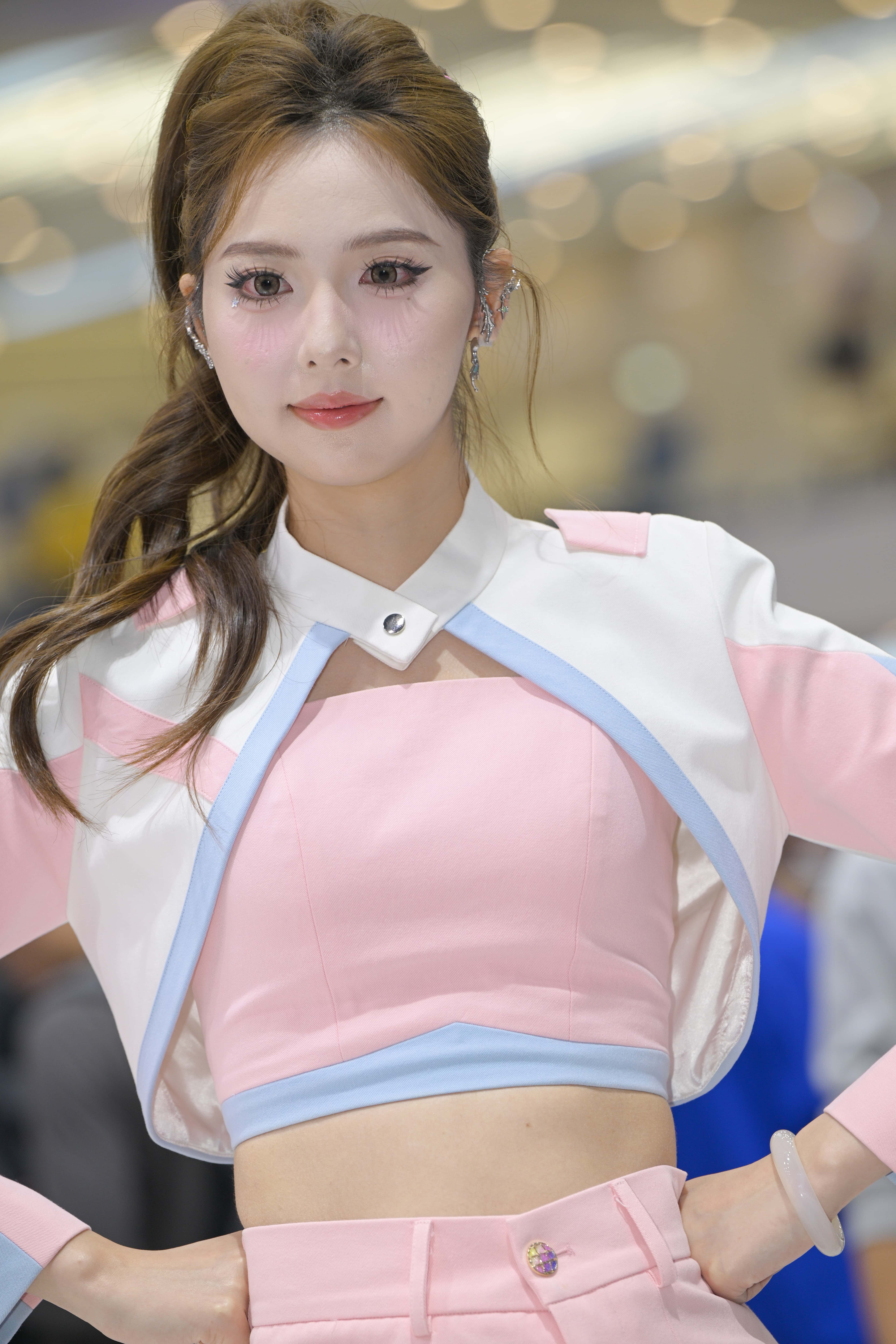 No.10054 可爱姑娘美腿 [78P-1.64GB]