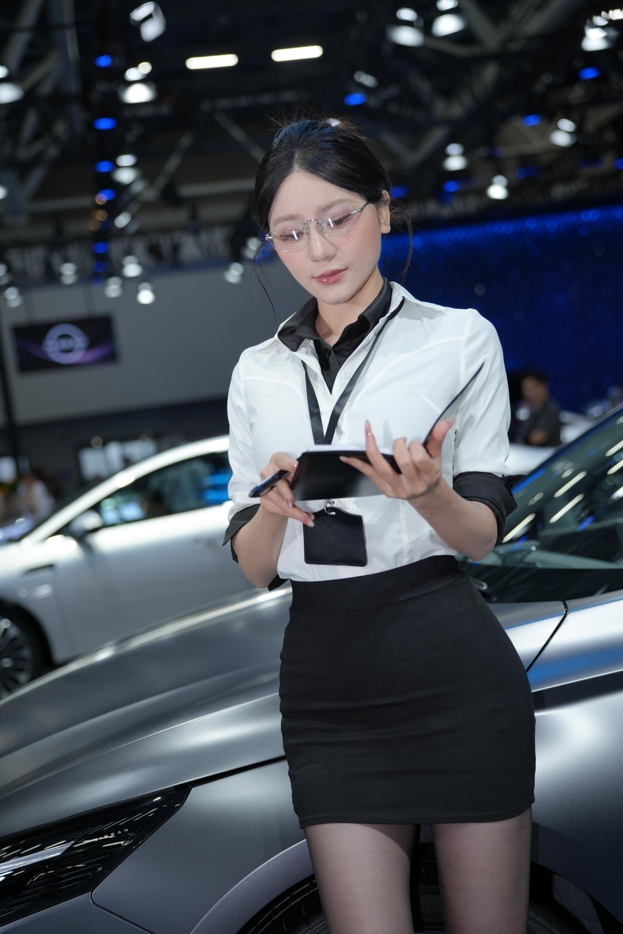 No.10047 黑白搭配你的小君 [104P18V-13.5GB]