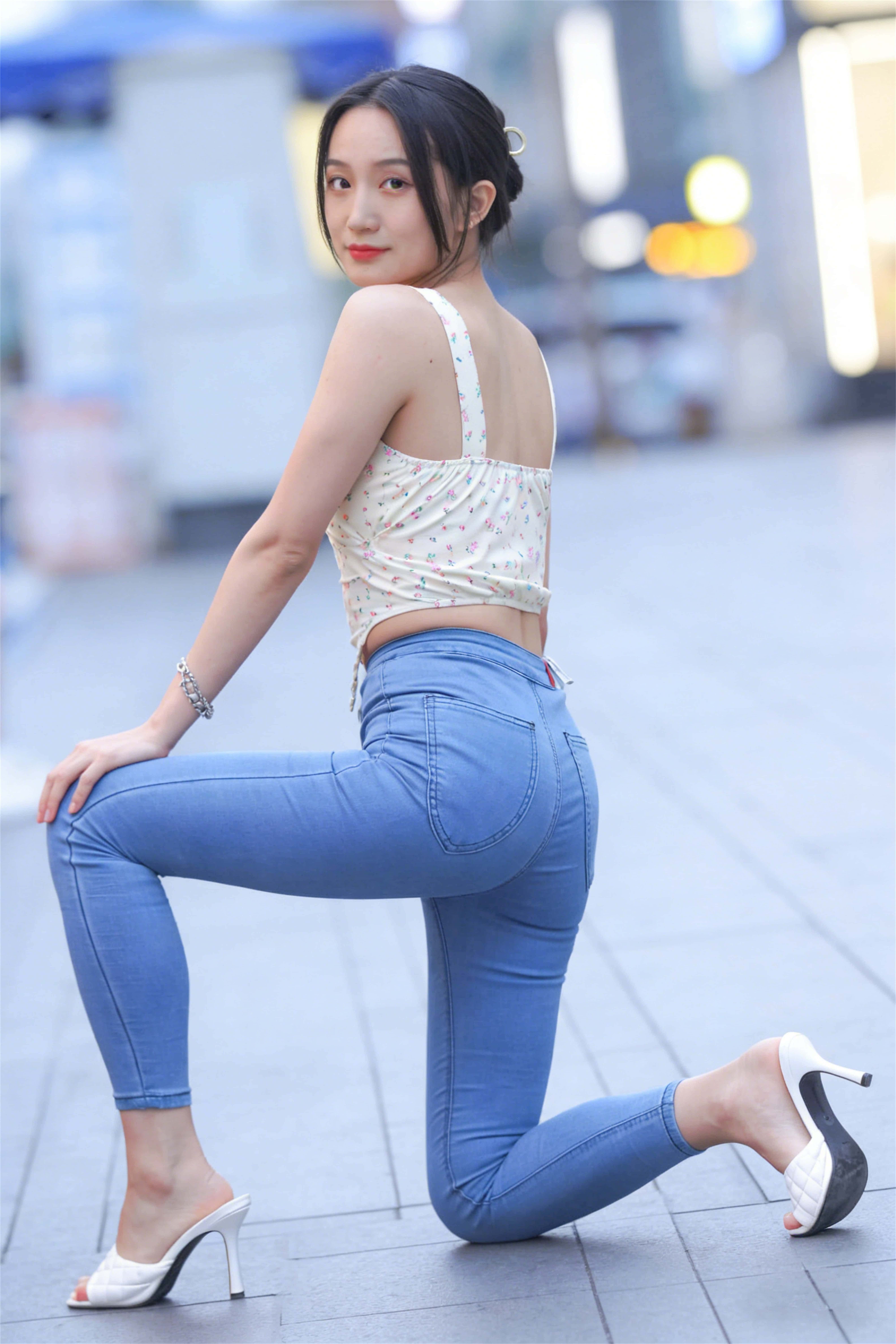 AI012 牛仔裤性感美女 【126P 1.71G】