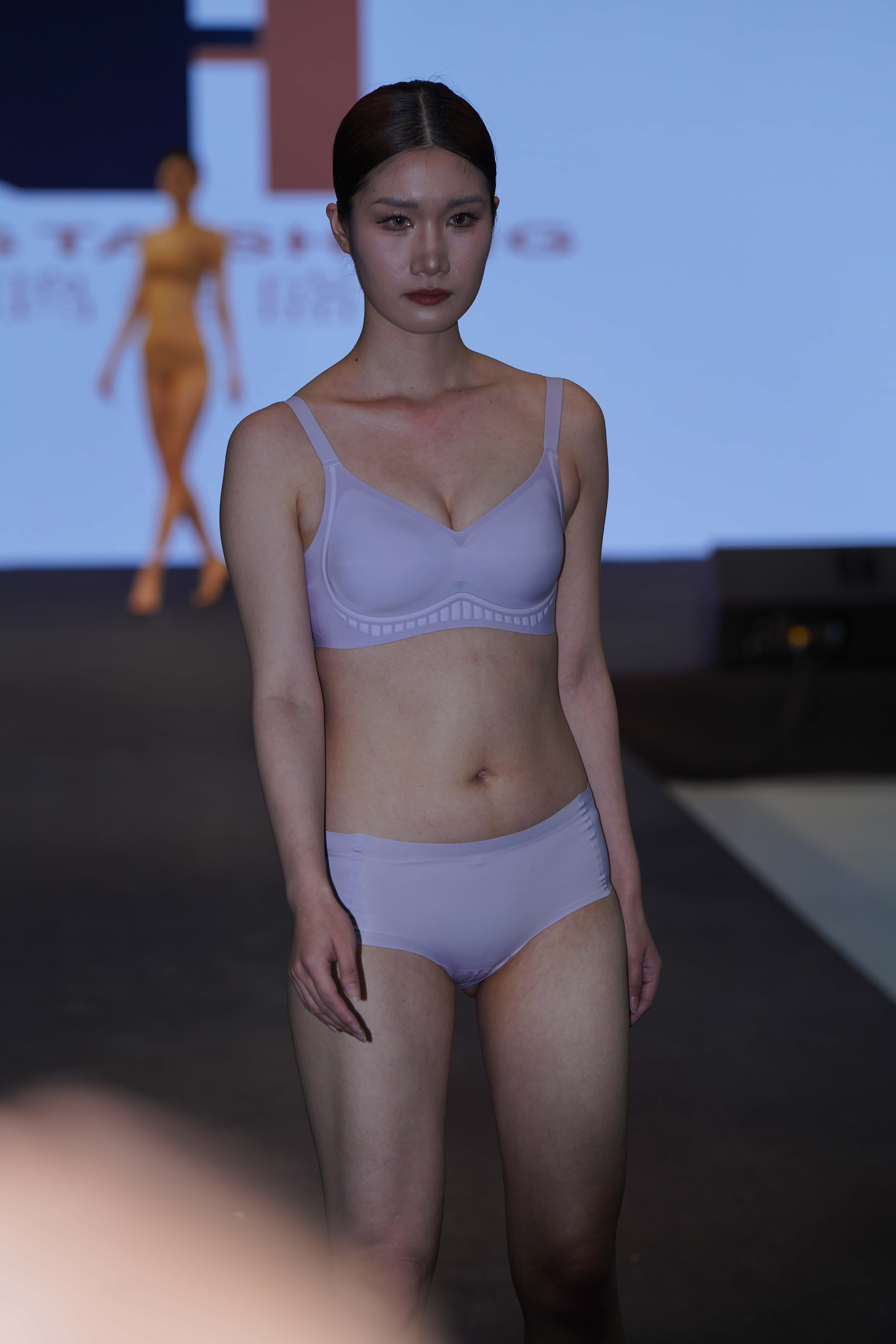 GS-T939 内衣秀 【142P 2.30G】