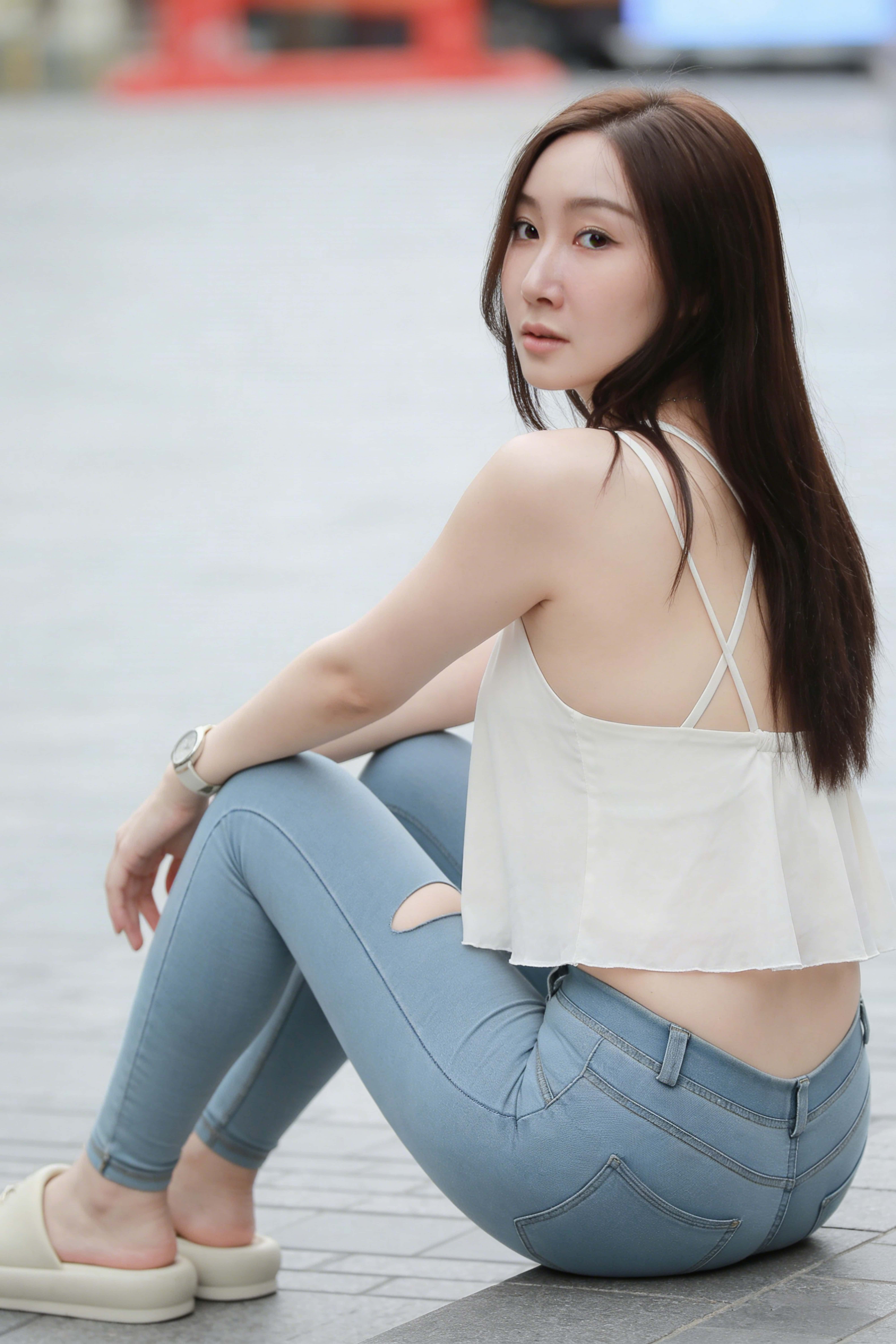 AI009  紧身牛仔裤韵味美女  【117P  1.48G】