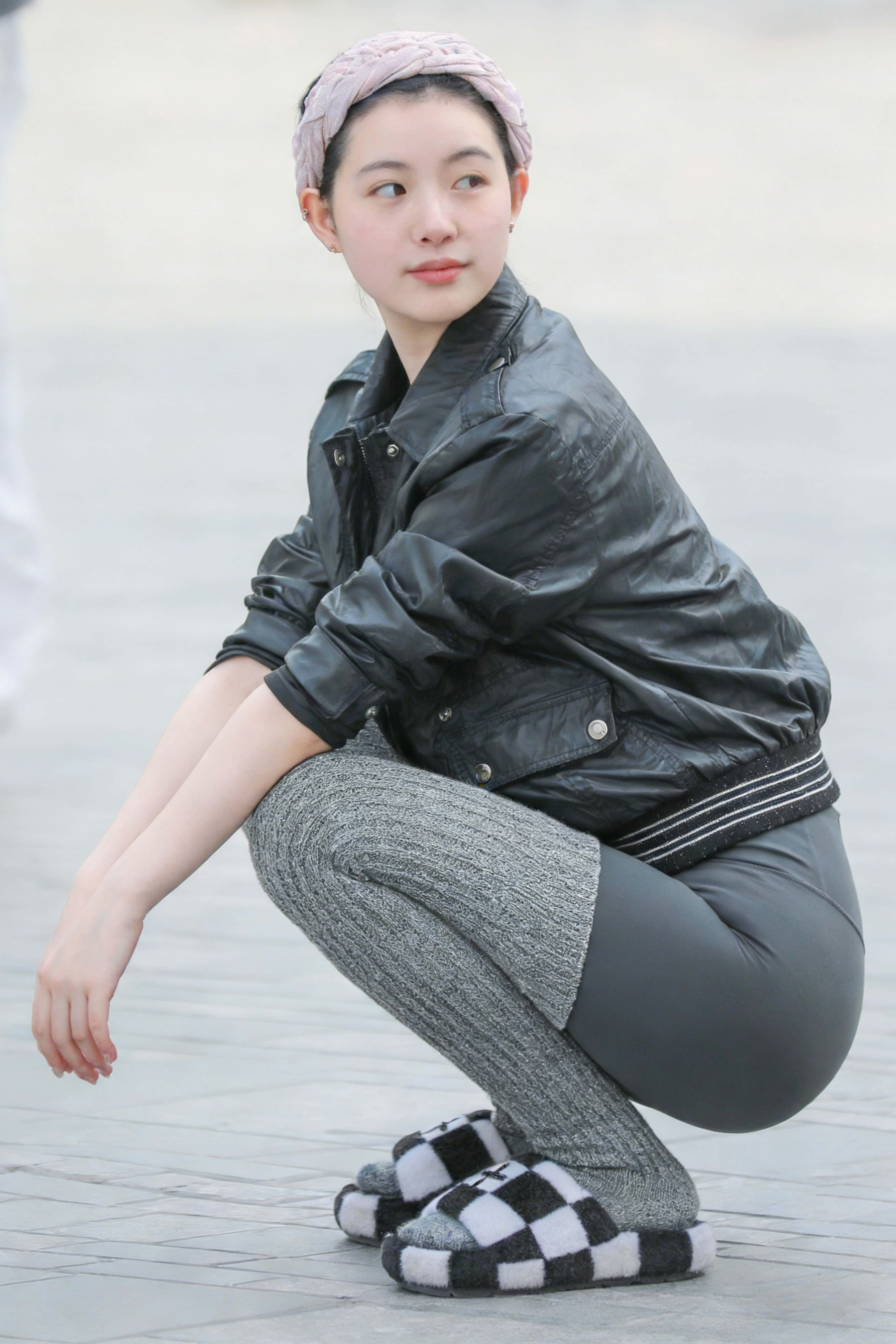 AI019 瑜伽裤姐姐 【117P 1.52G】