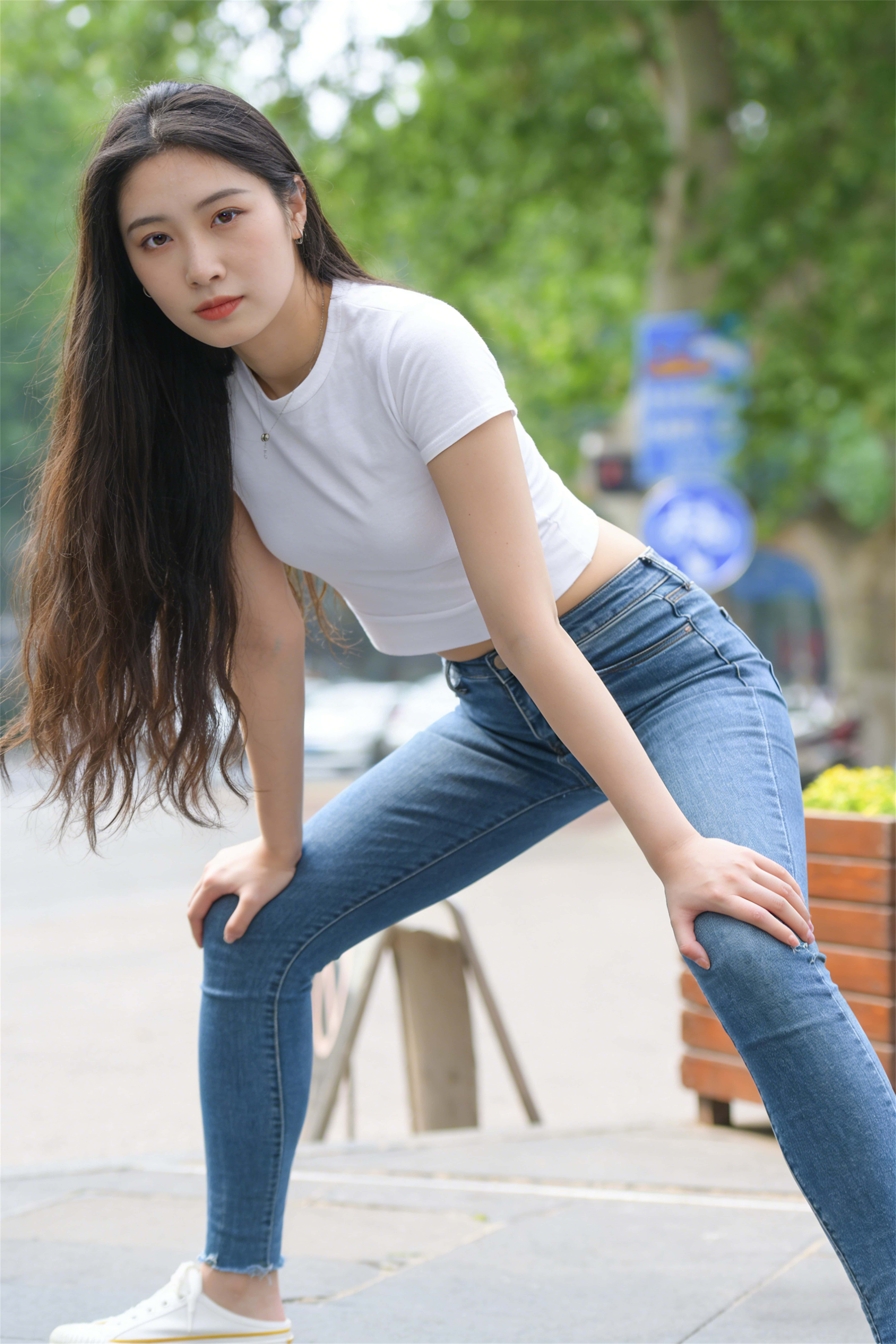 AI015 时尚牛仔裤妹子 【137P 2.19G】