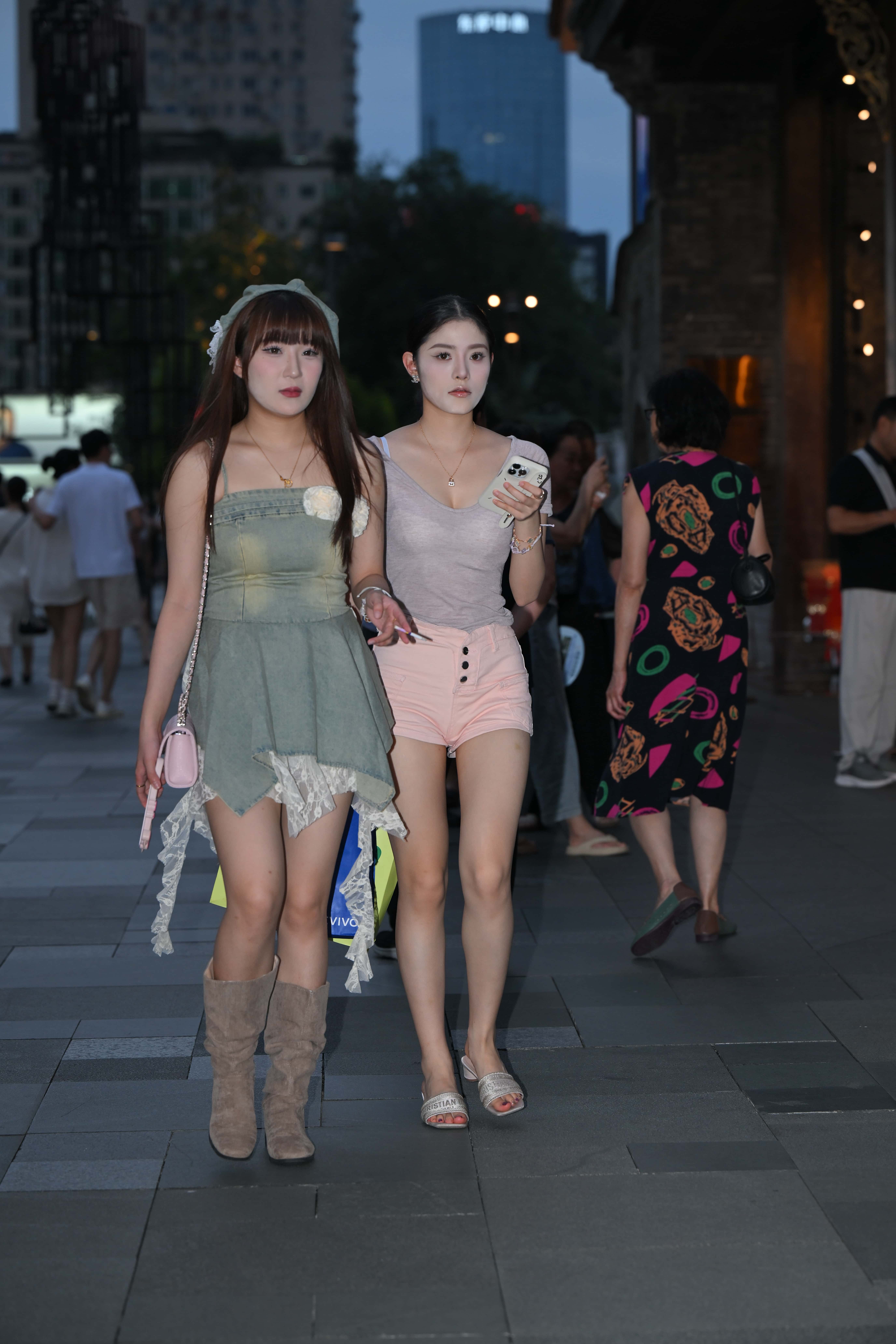 GS-T942 性感粉色热裤脚板底小姐姐 【66P 1.20G】