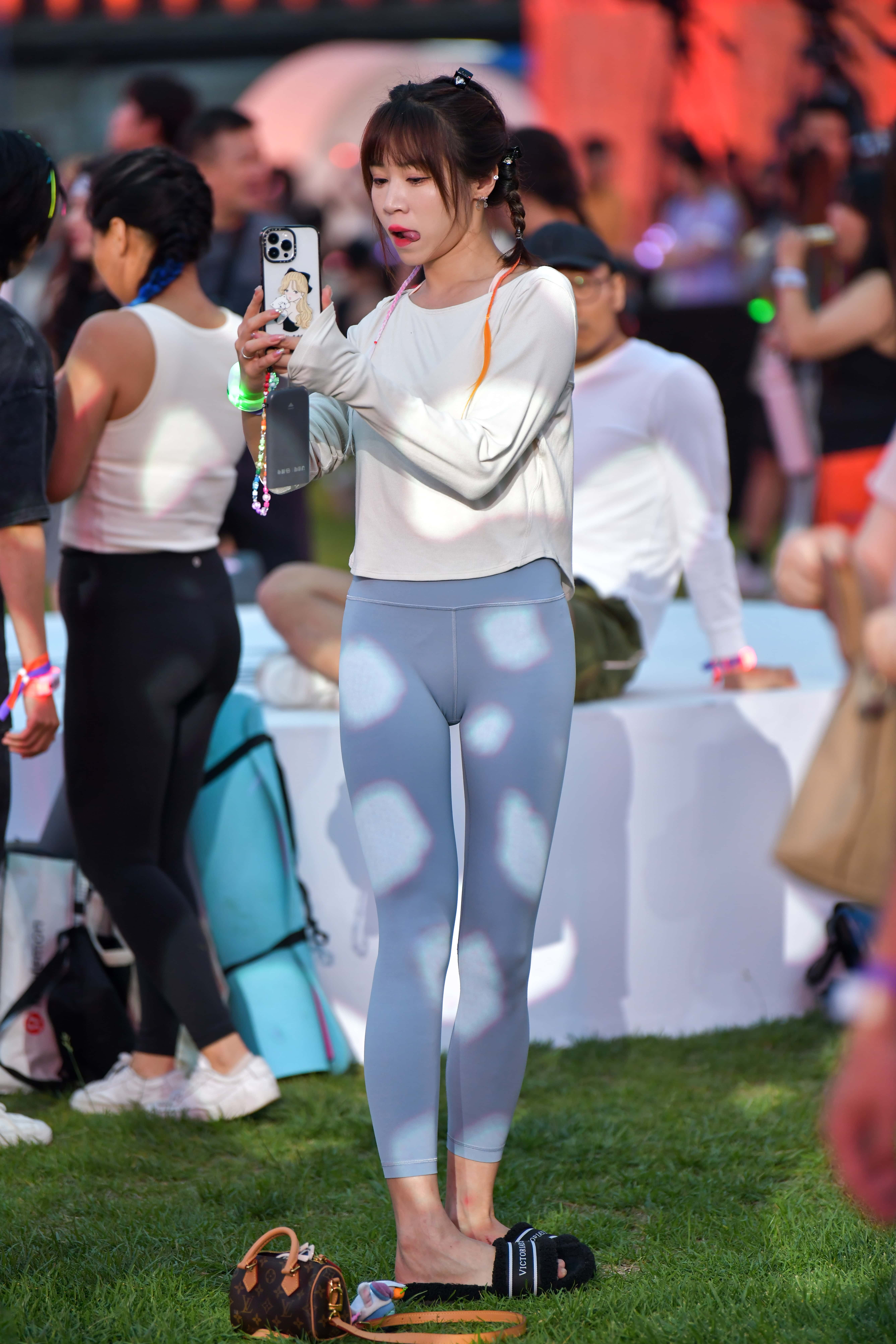 GS-T940 拍照紧身瑜伽裤美女 【39P 765M】