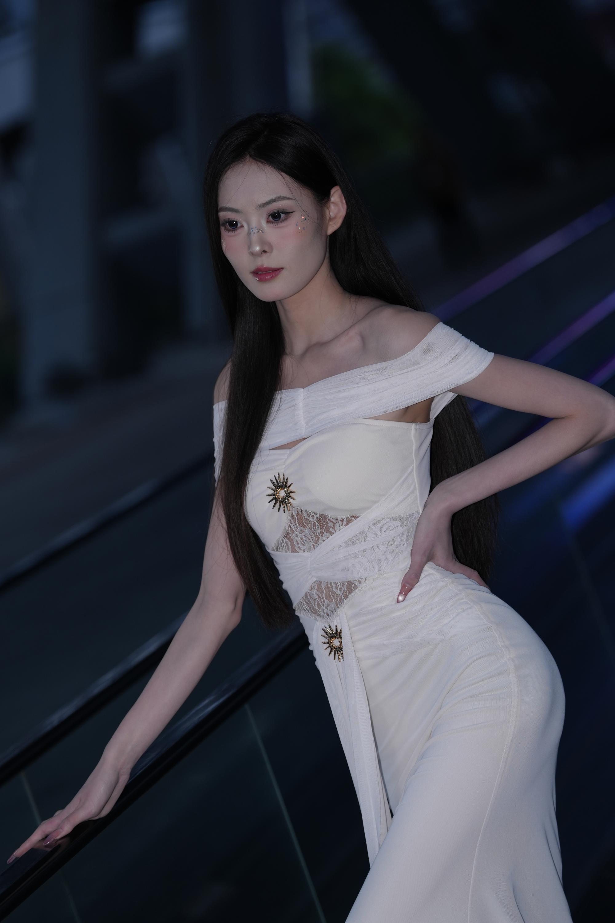 No.10009 气质女神婷婷 [97P-1.78GB]