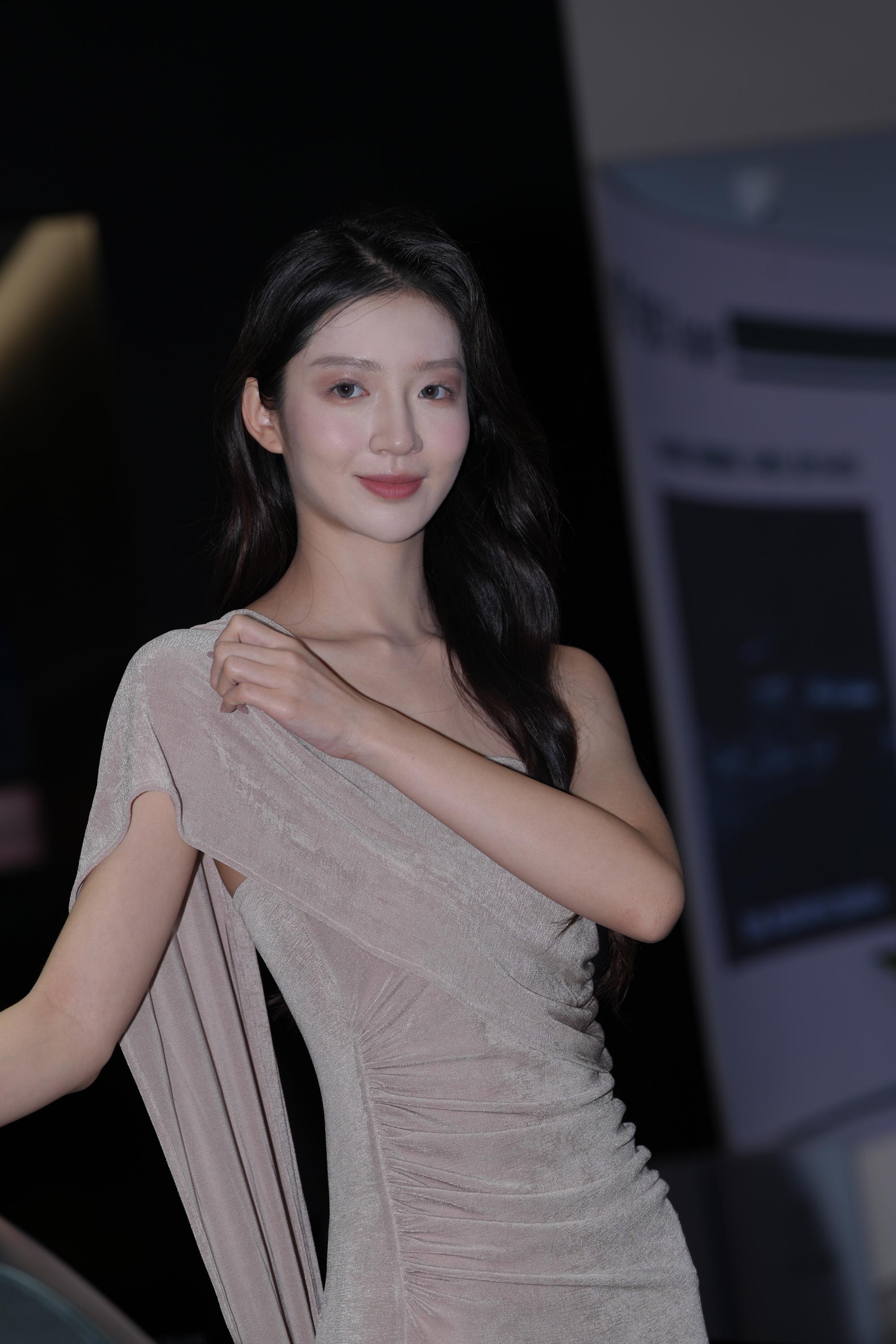 No.10007 温婉长裙噜噜 [59P-1.07GB]