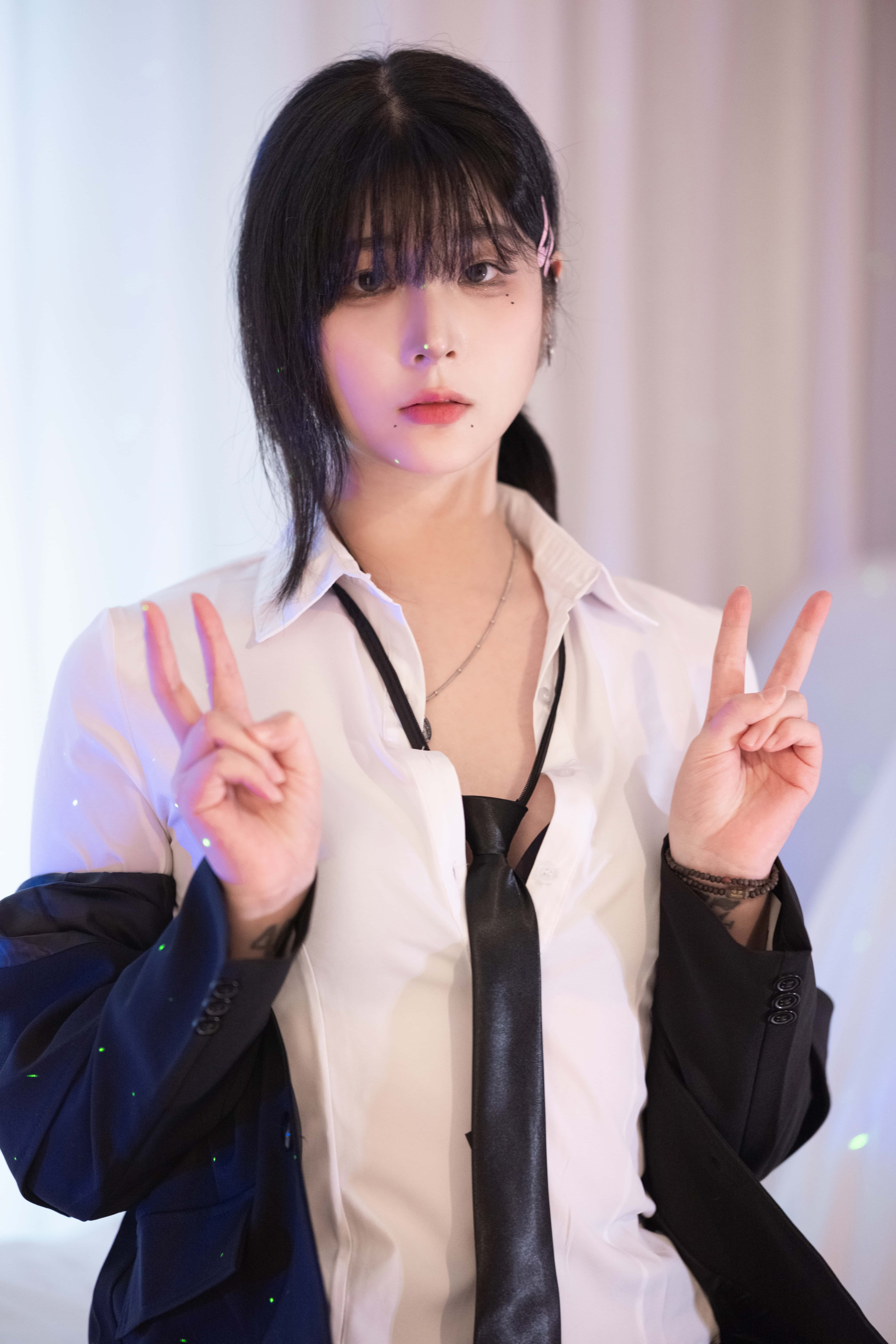 姜仁卿 Kang In-kyung - Halloween [72P1V-1.89GB]