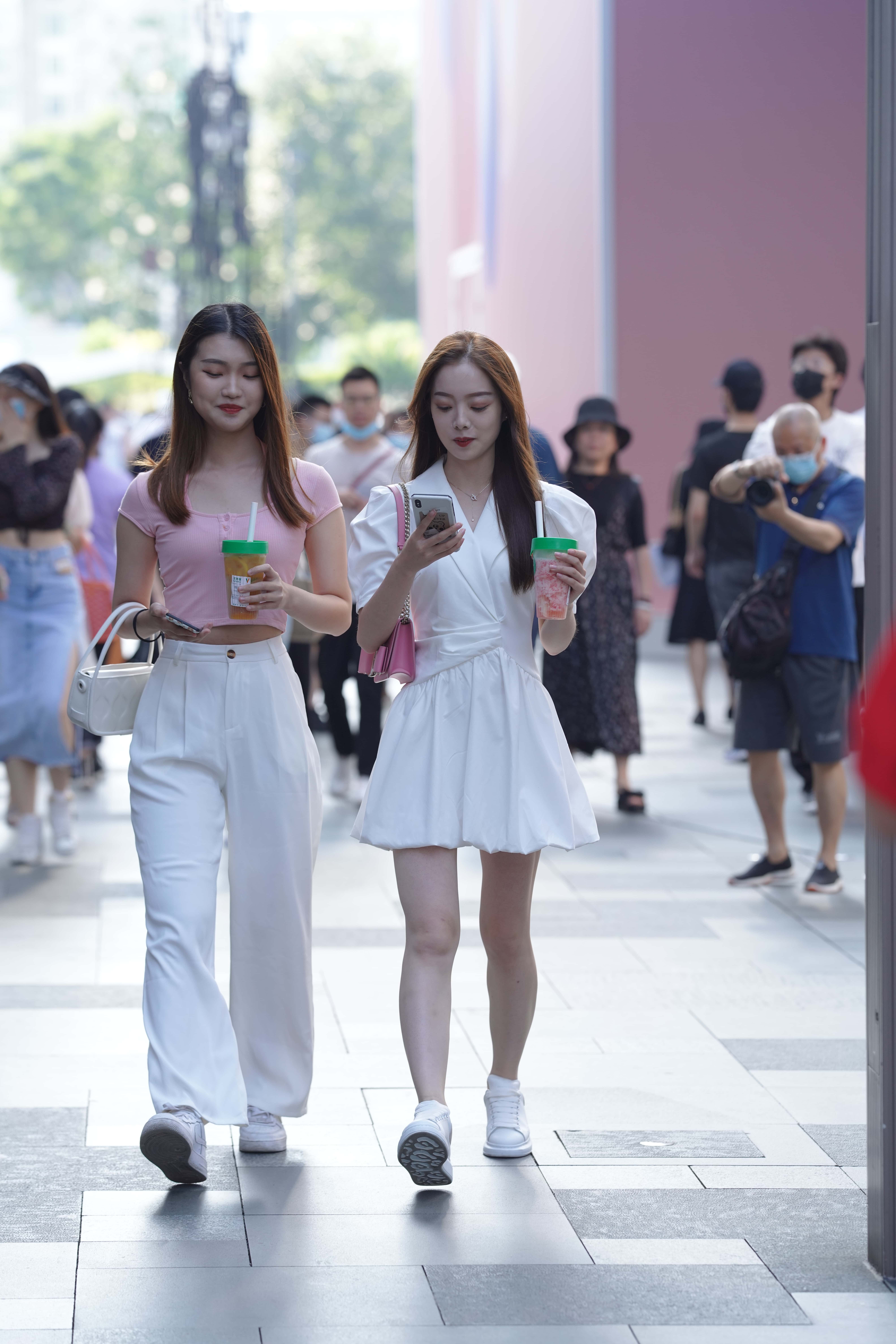 GS-T962  街拍白色裙美腿美女 【53P  645M】