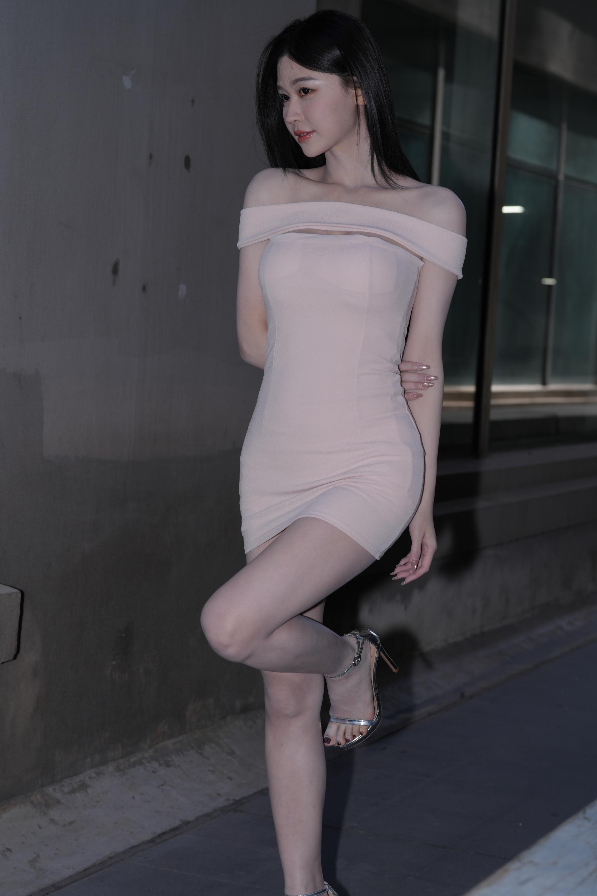 No.9986 甜美气质周幼琳 [117P1V-2.67GB]