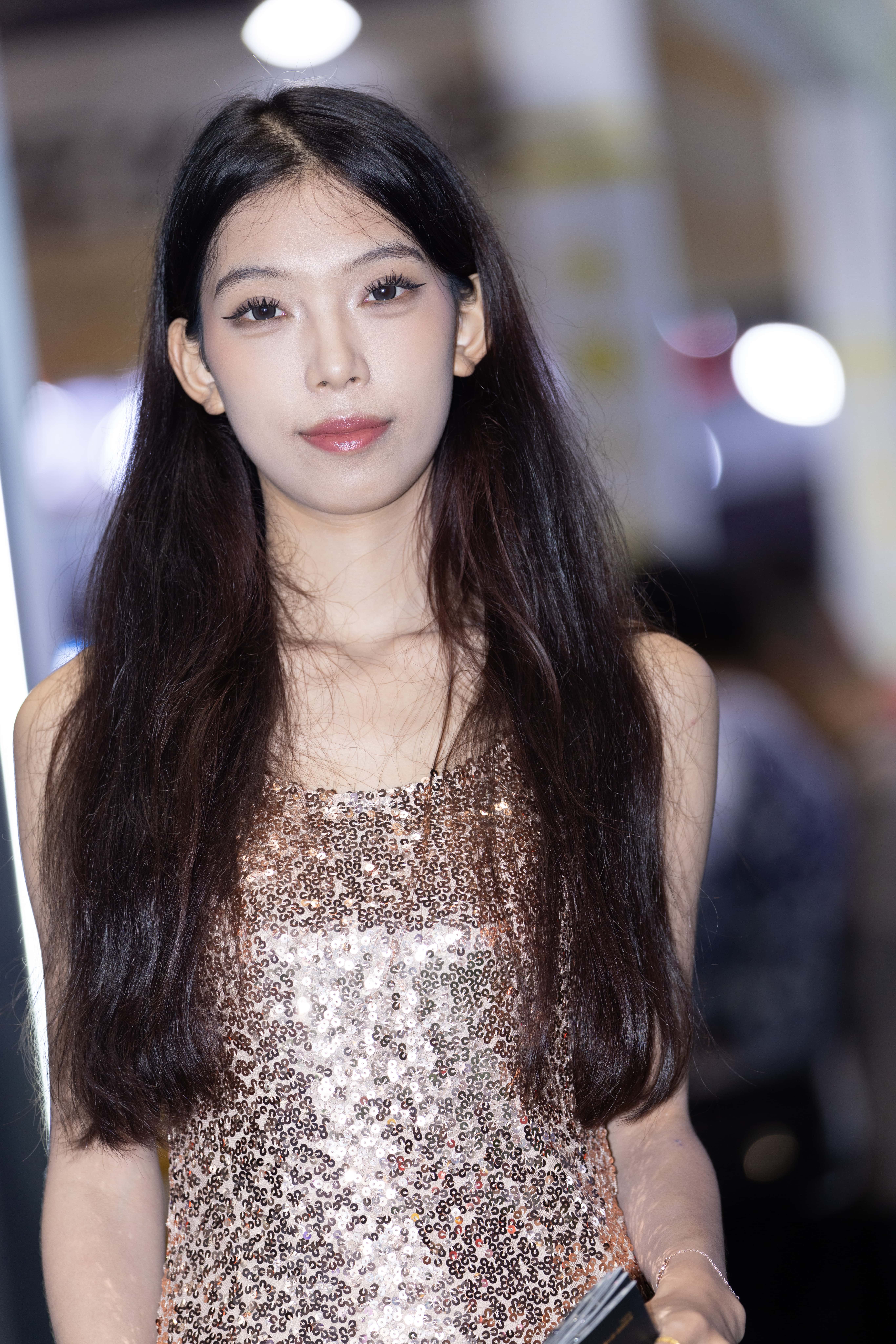 No.10211 双美礼仪模特 [77P-838MB]