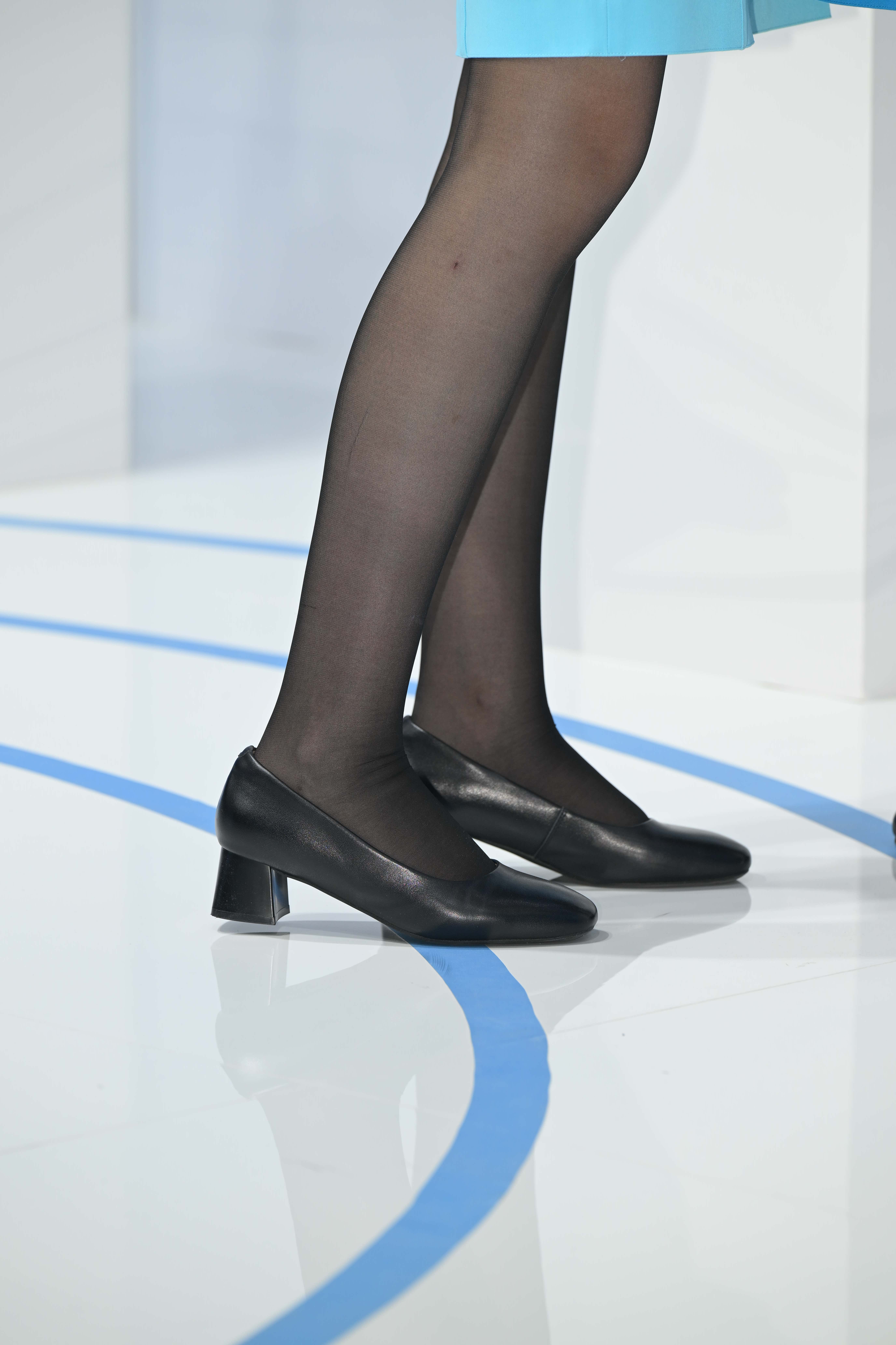 No.10144 天蓝色制服黑丝 [73P-1.34GB]