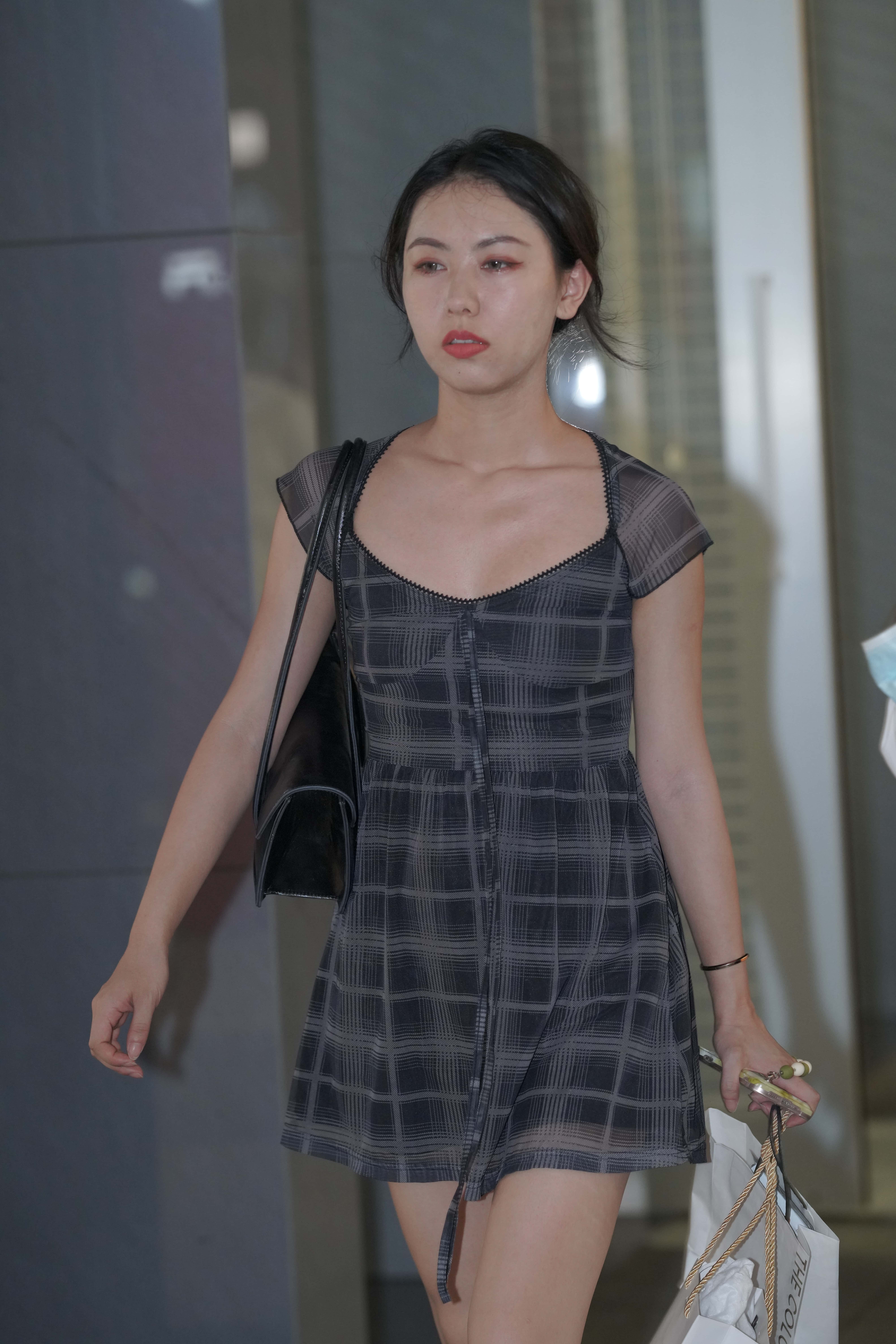 GS-T996 热裤美女 【88P2V  1.37G】