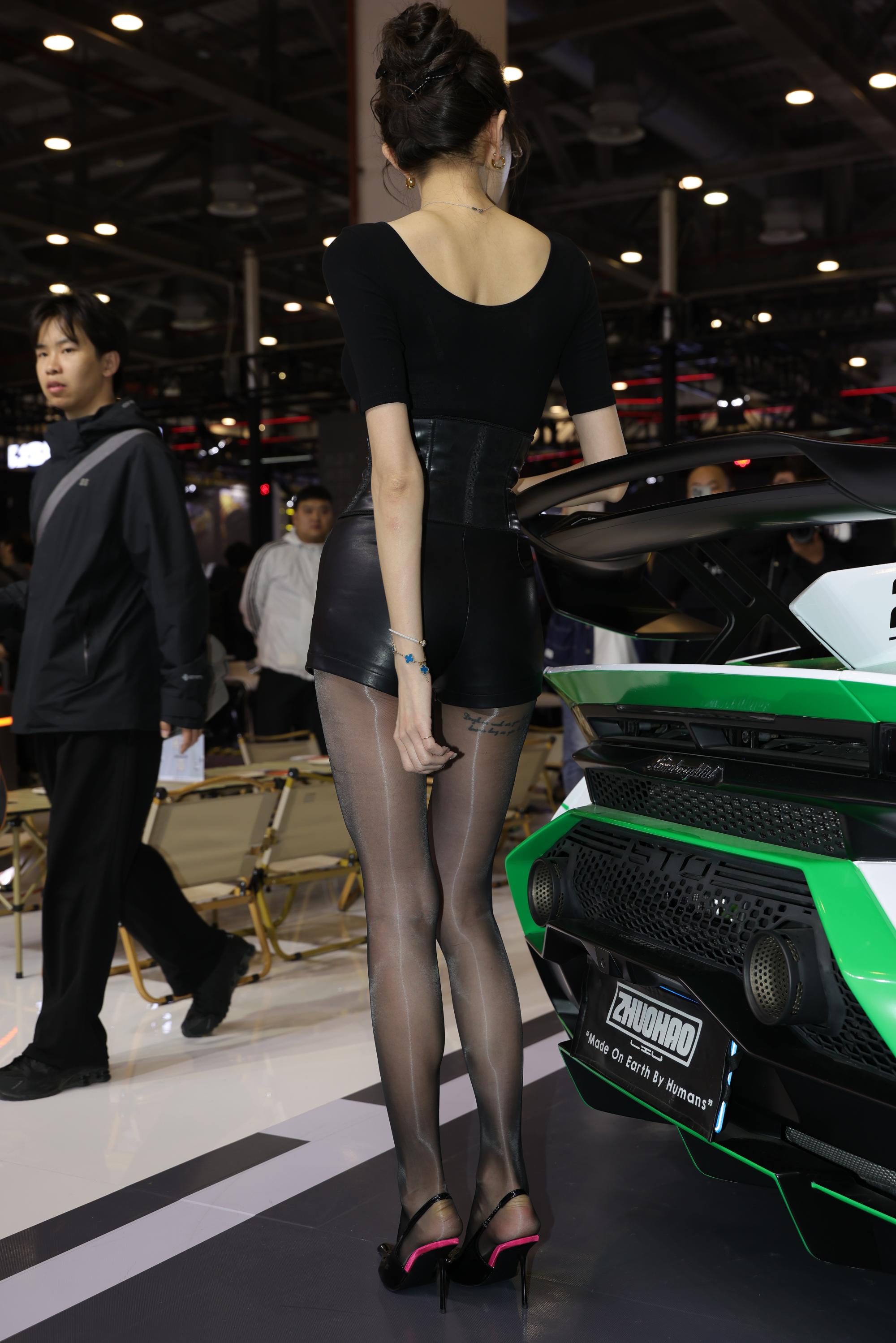 GS-T1061 20250228小闹这套服装黑撕少妇韵味十足【182P 3.11G】