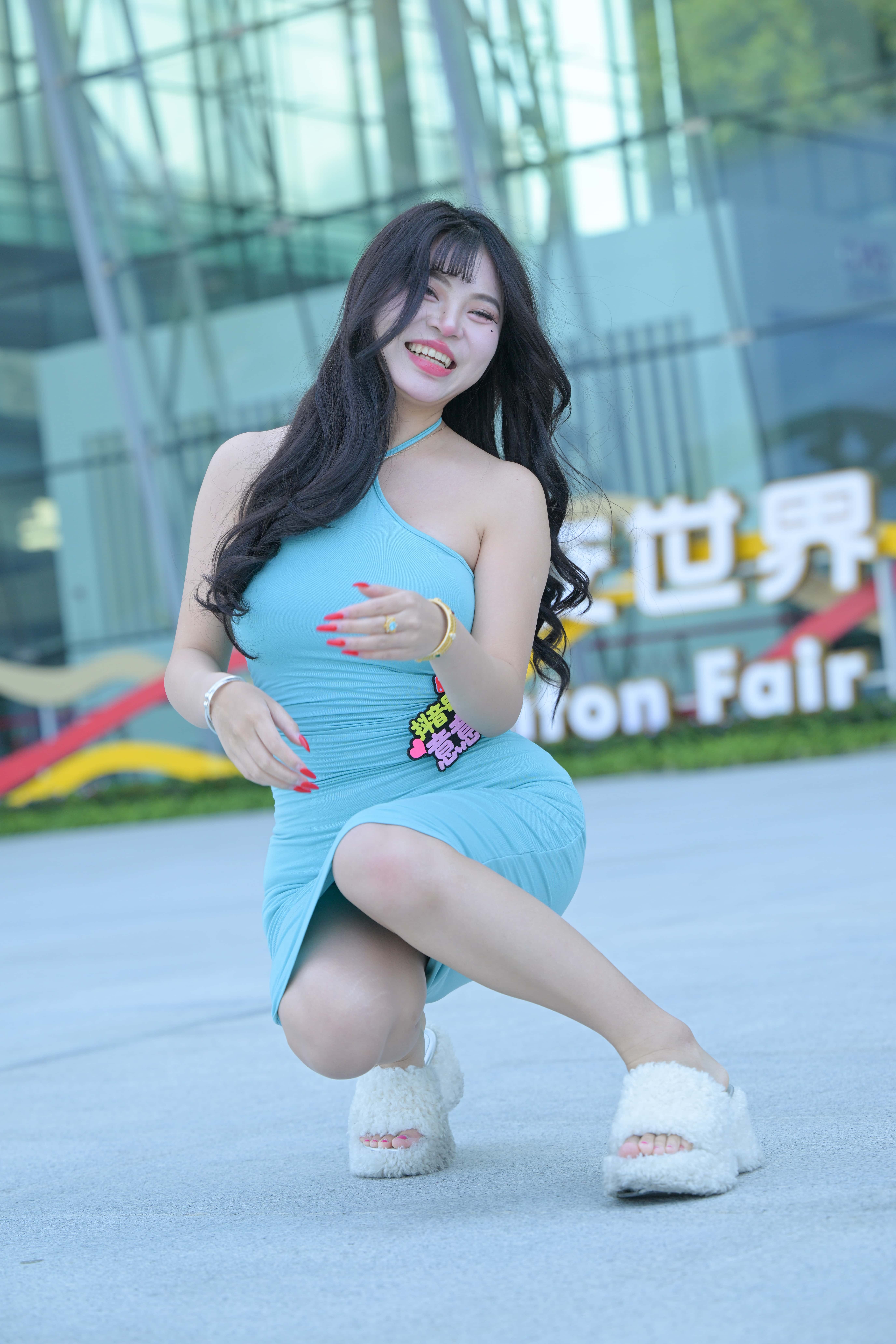 No.10204 微胖蓝色包臀裙 [197P1V-4.44GB]