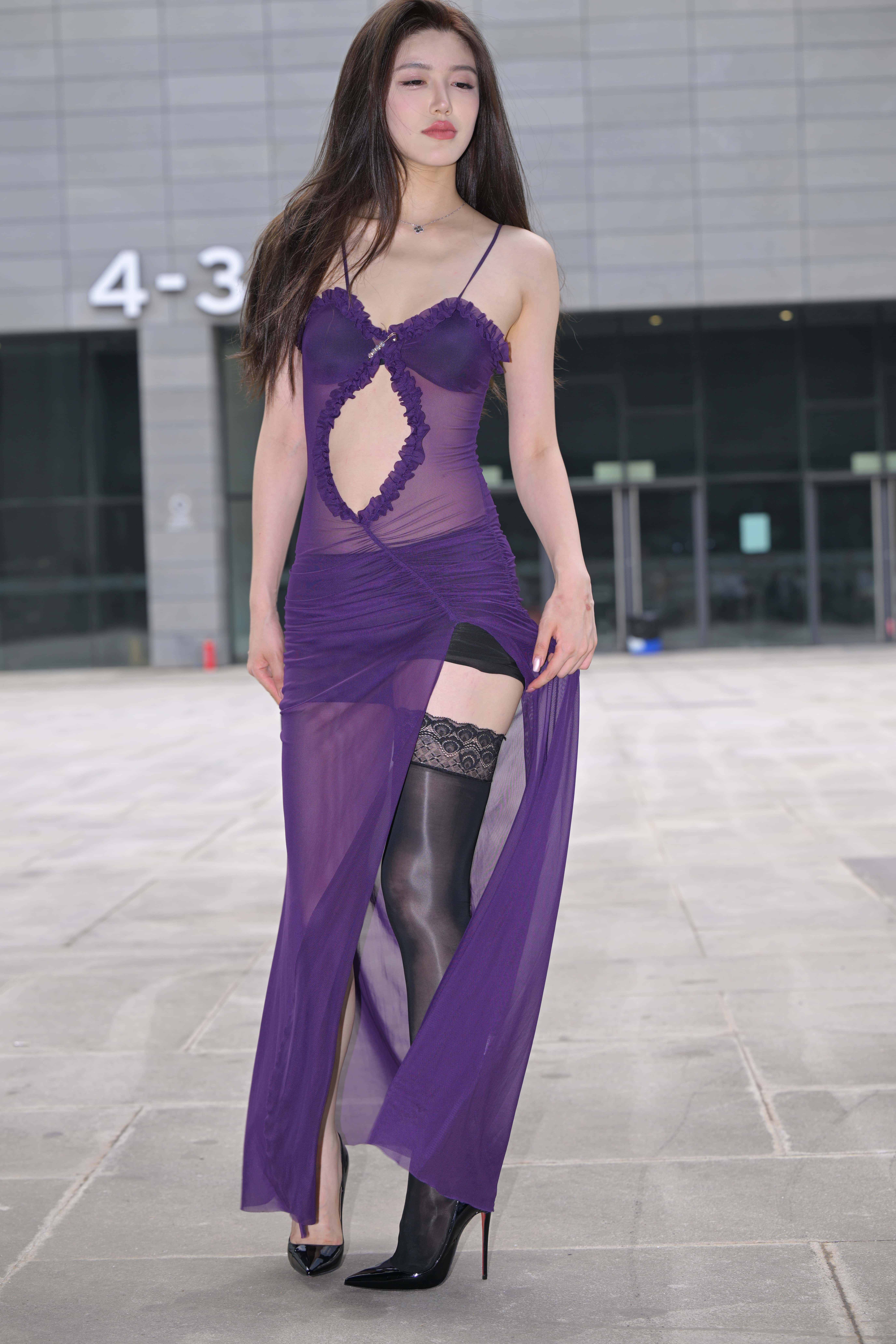 GS-T1004 成都车展，薄纱裙美腿小乌苏 【128P  2.75G】