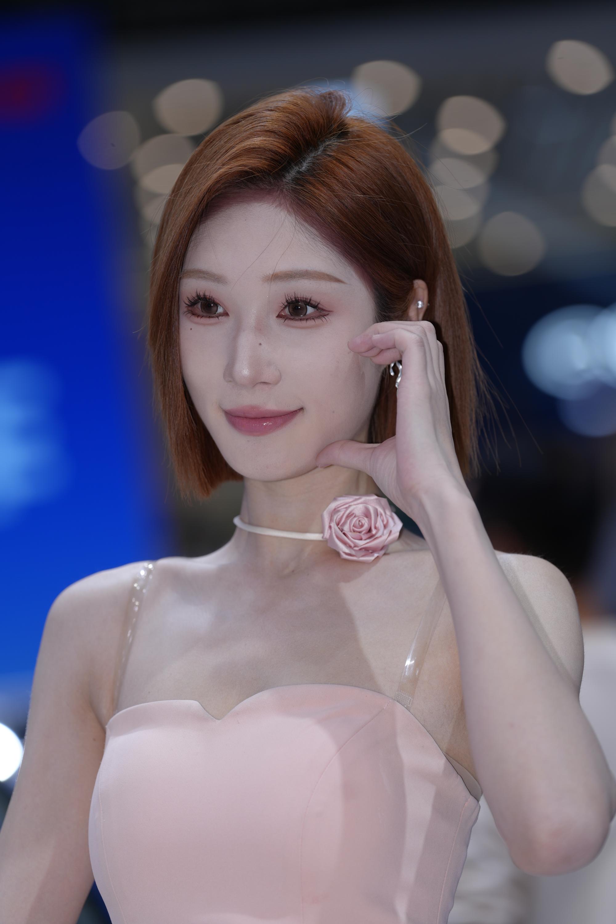 No.10182 粉色裙装七歌哥 [29P-517MB]