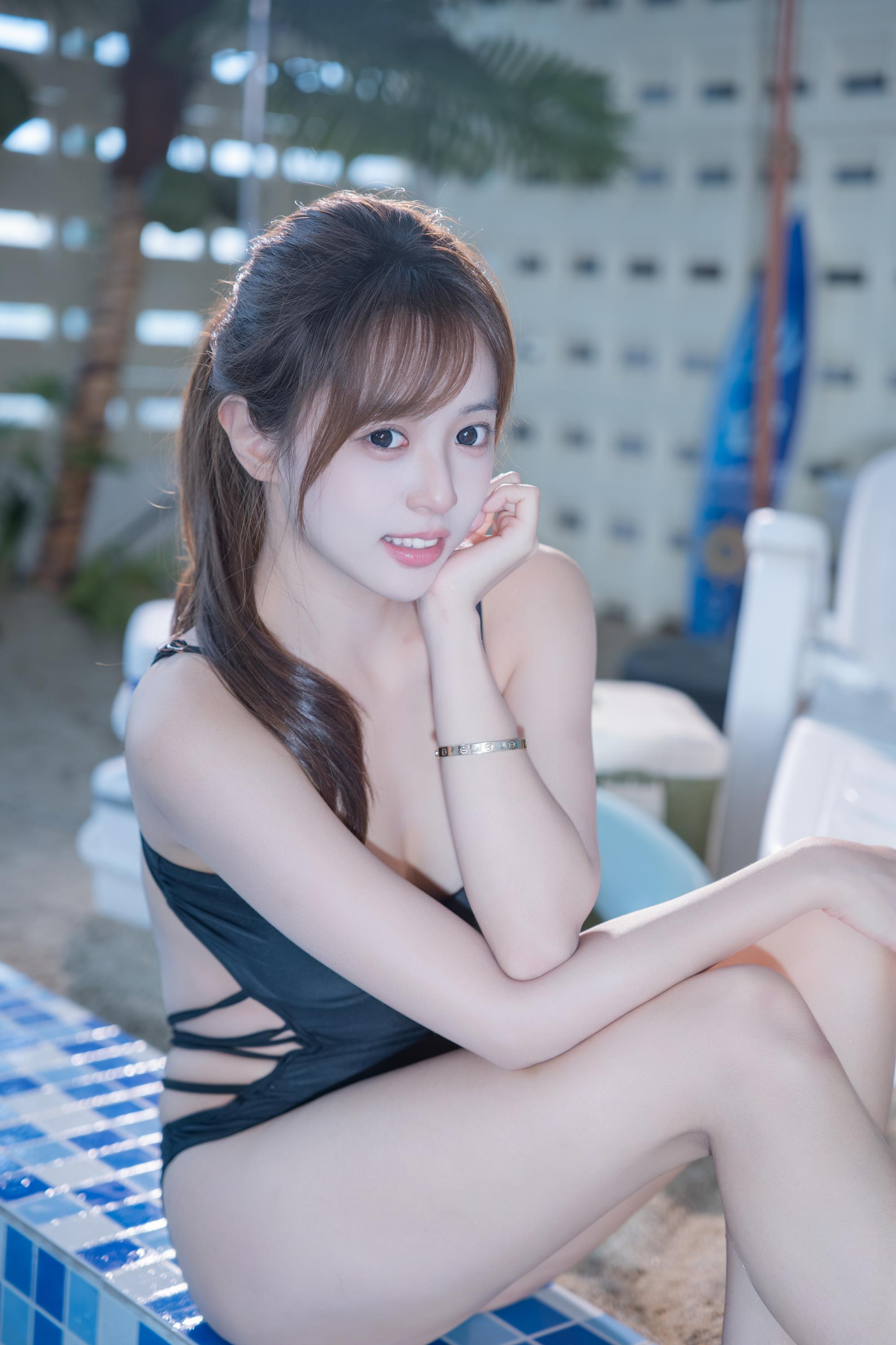GS-Y0321 夏日泳池边的浪漫邂逅 小亿 [43P-444MB]