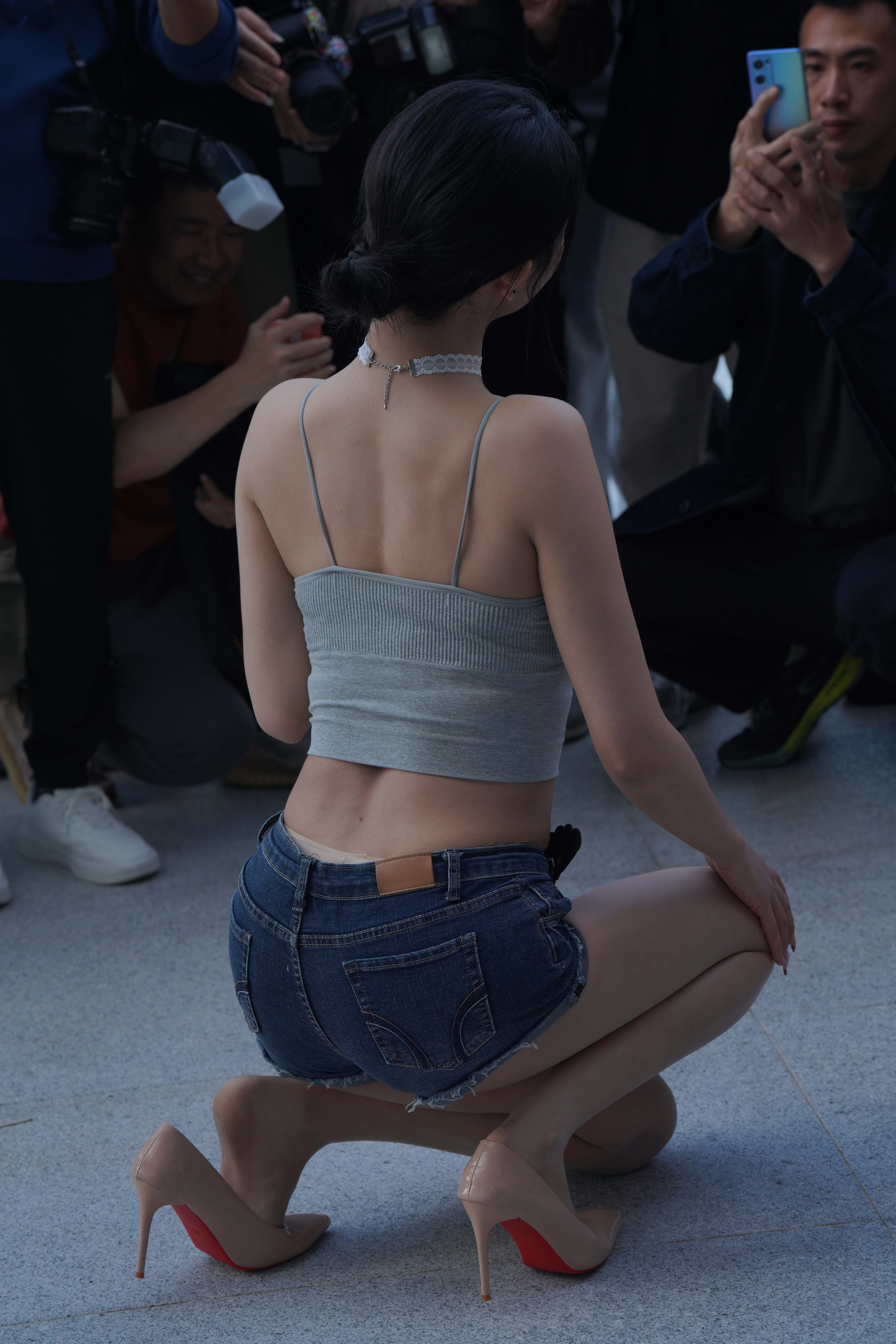 GS-T1041 热裤油丝高跟 【160P 2.27G】