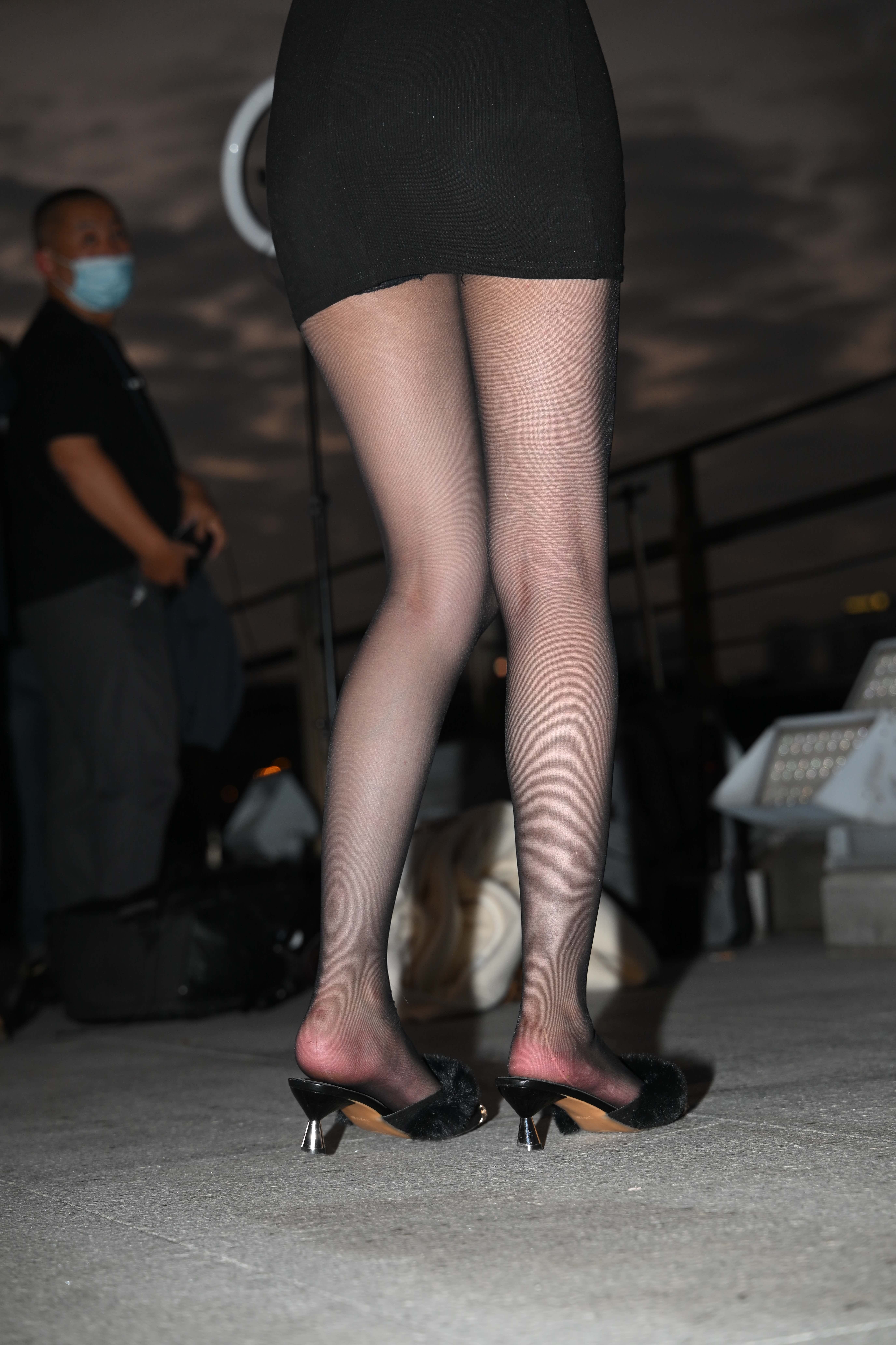 No.10203 美腿黑丝凉拖美女 [130P-2.80GB]