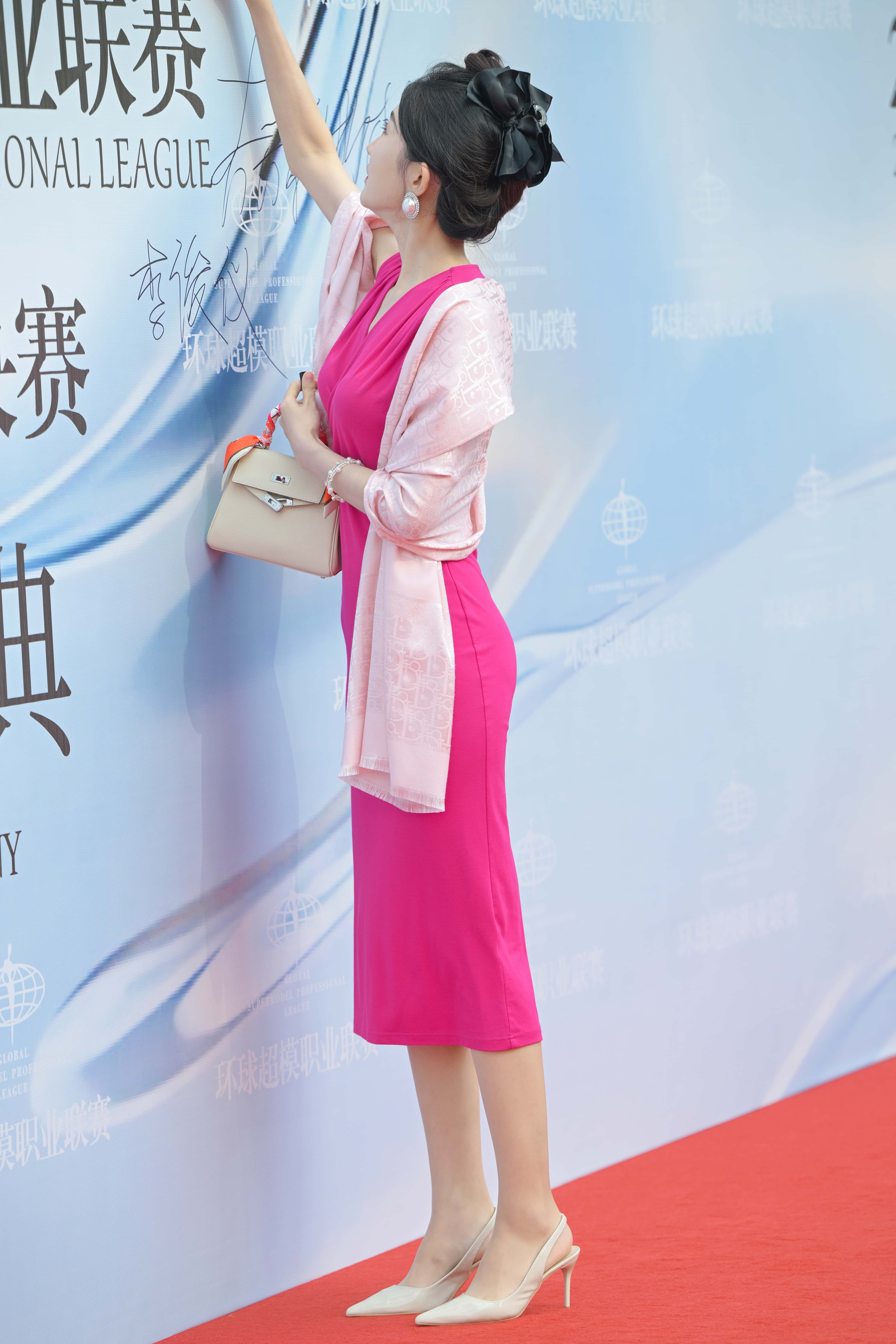 GS-T1003 超模评委 【91P 1.74G】