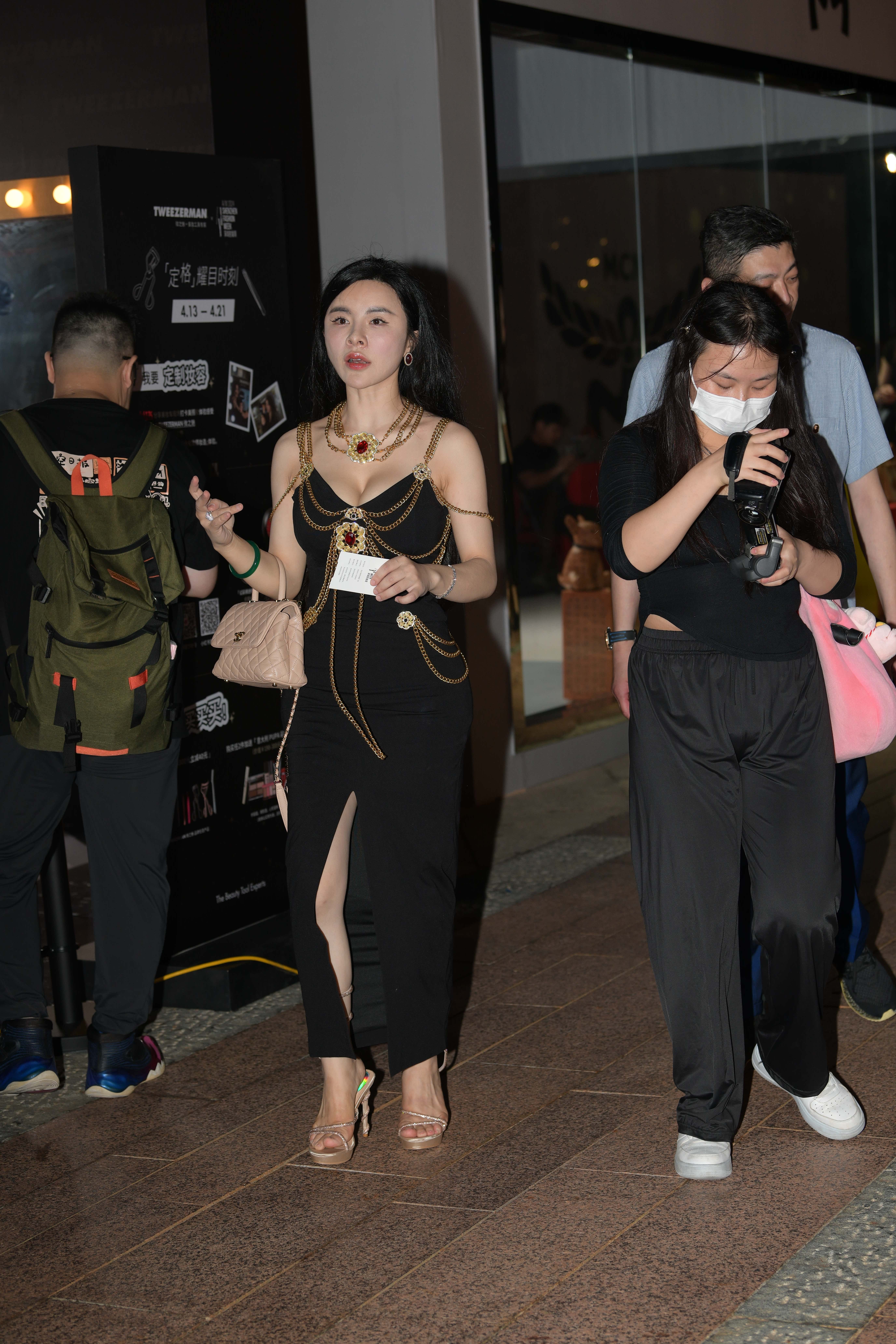 No.10188 韵味性感闺蜜 [104P-2.44GB]