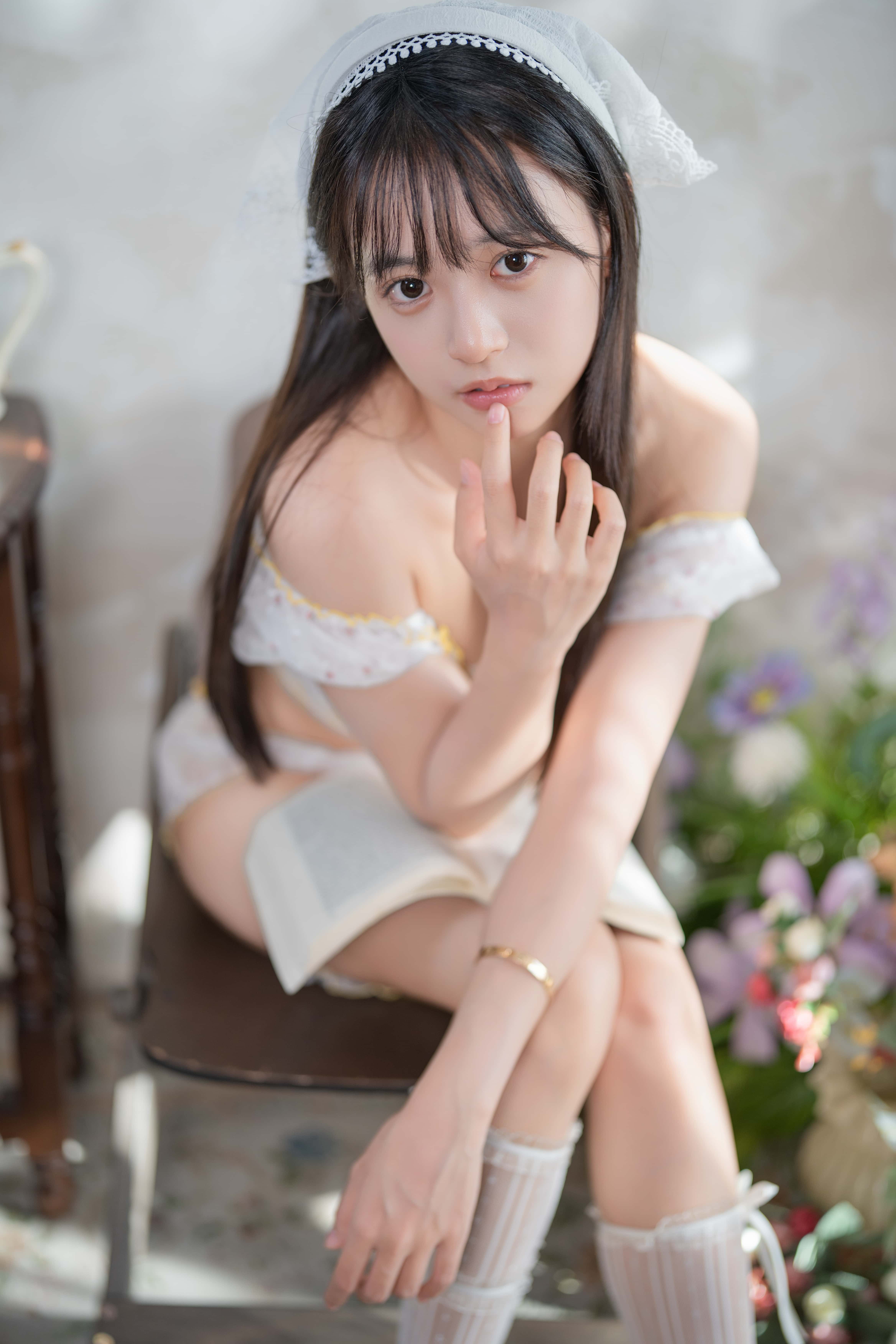 GS-Y0330 春日私语：蕾丝与光斑的温柔叙事 小亿 [46P-614MB]