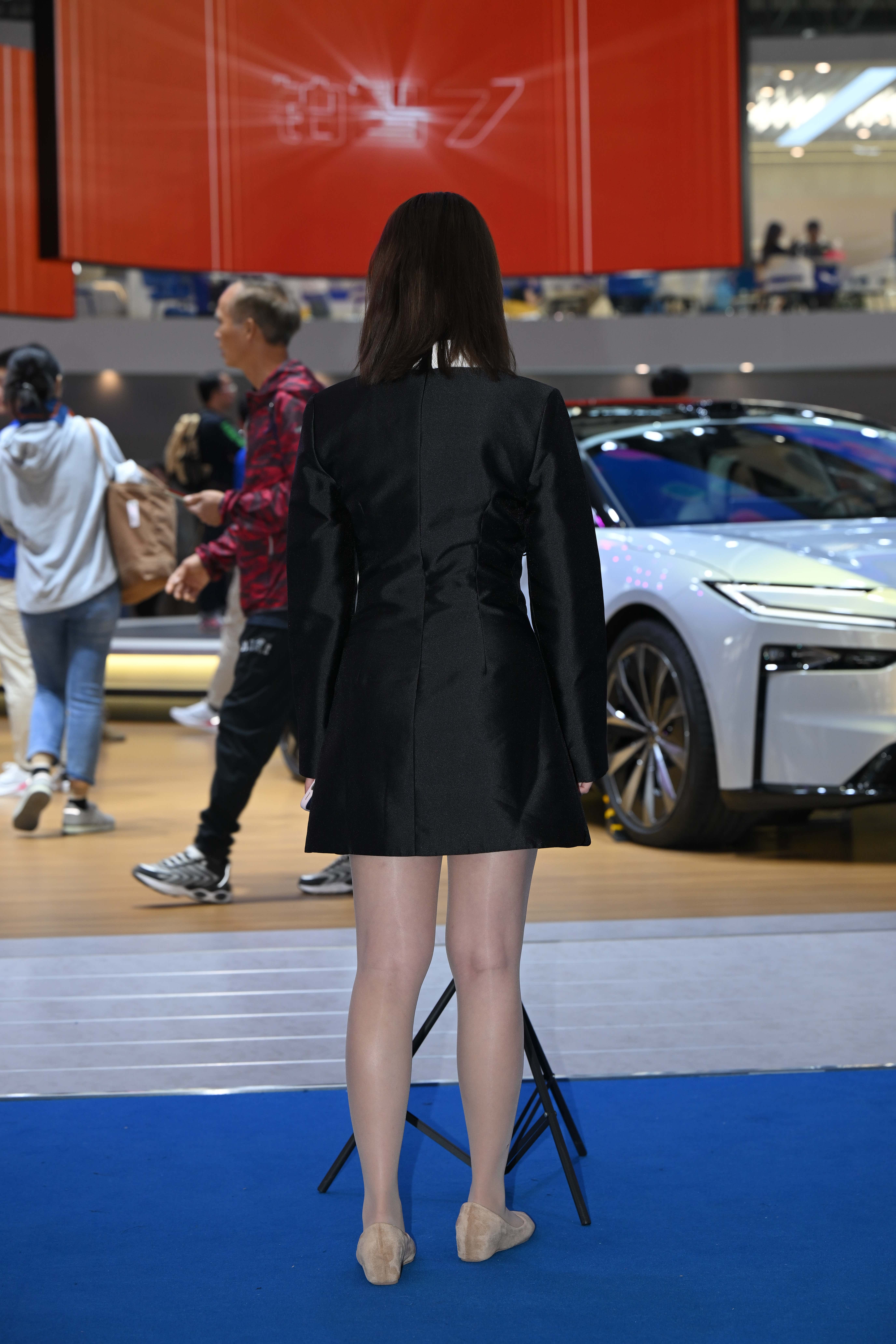 No.10213 清秀甜美主播 [92P-1.98GB]