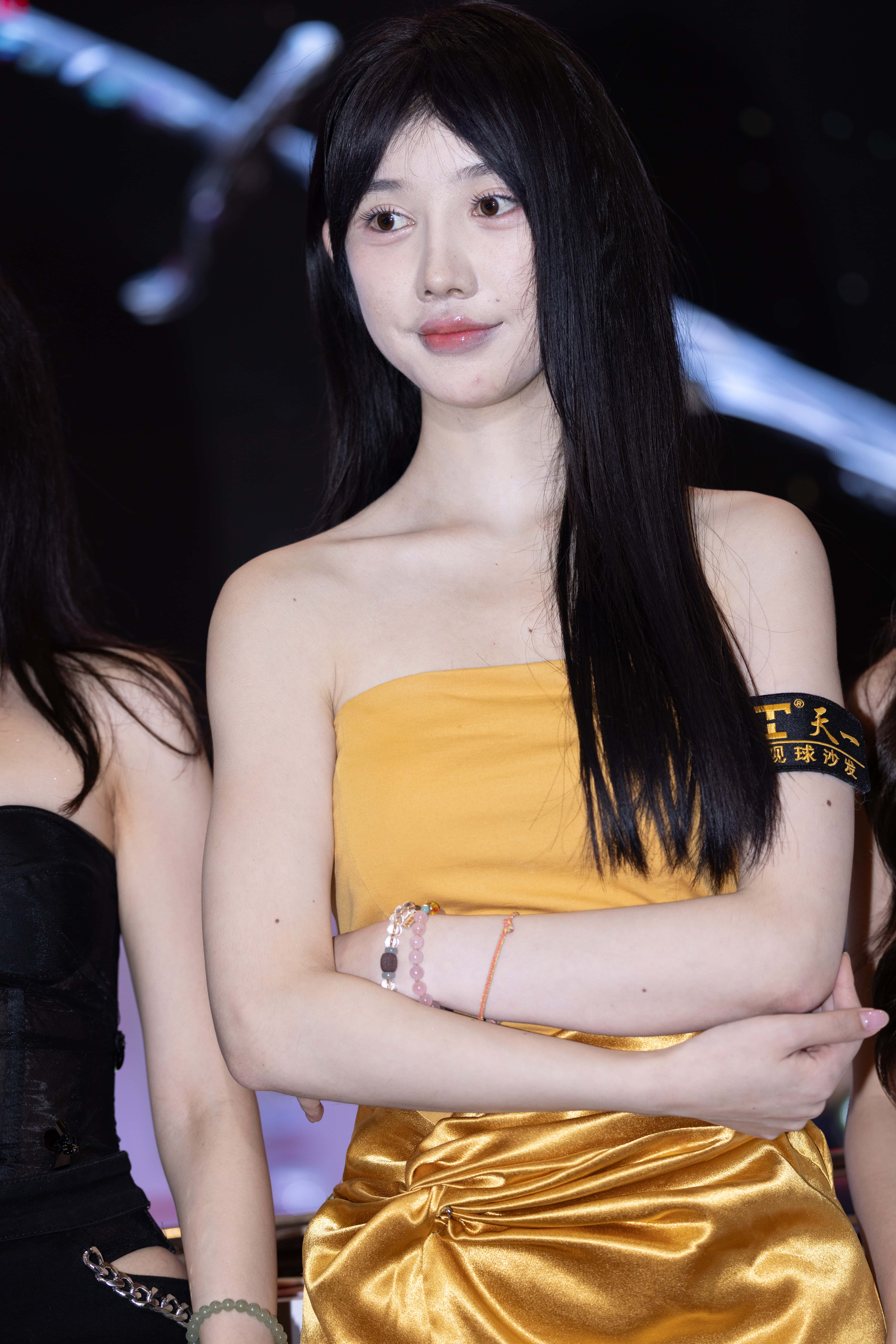 No.10226 车模李依恩 [123P-969MB]