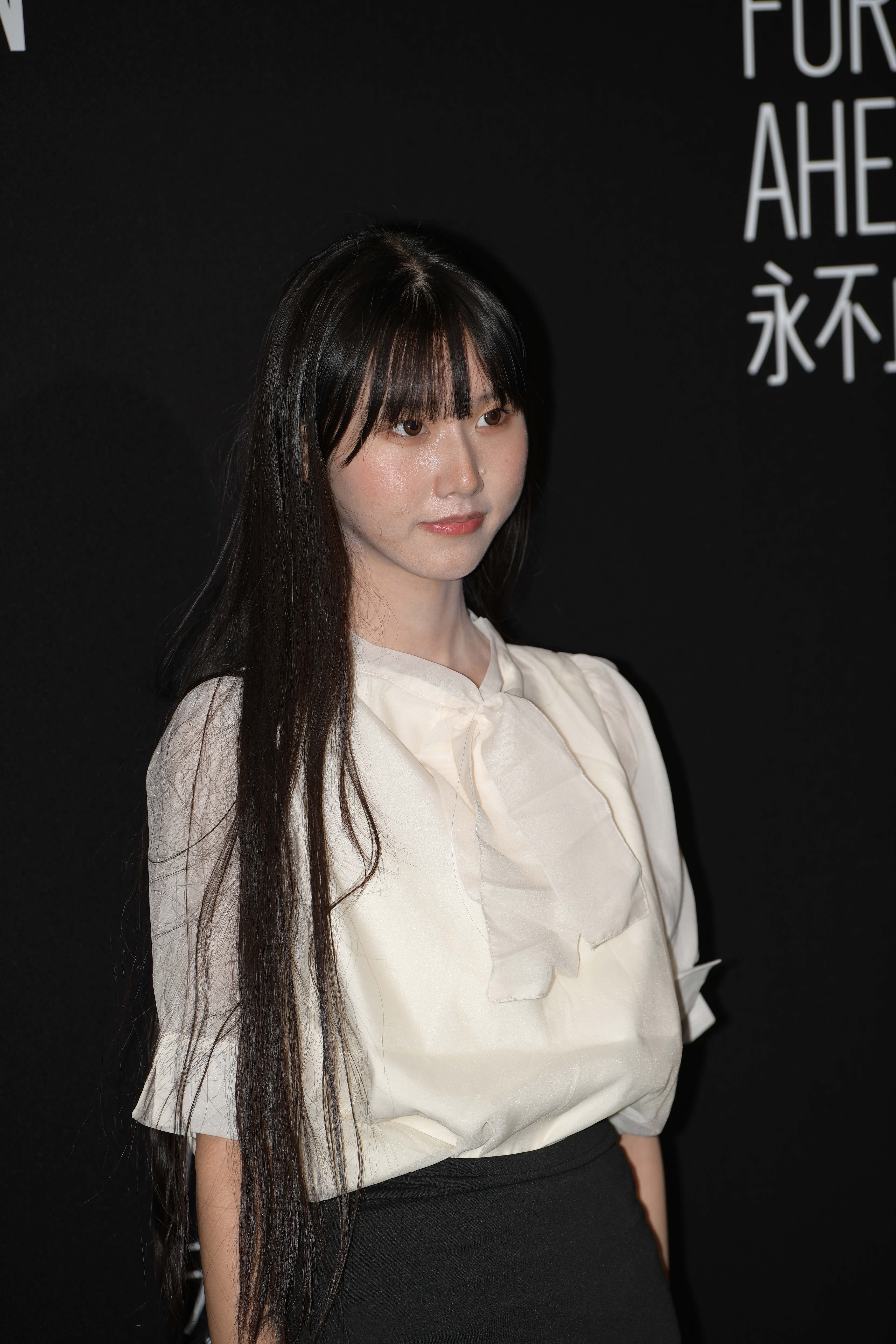 GS-T1058   20221101OL包臀裙肉丝小仙女【100P  2.38G】