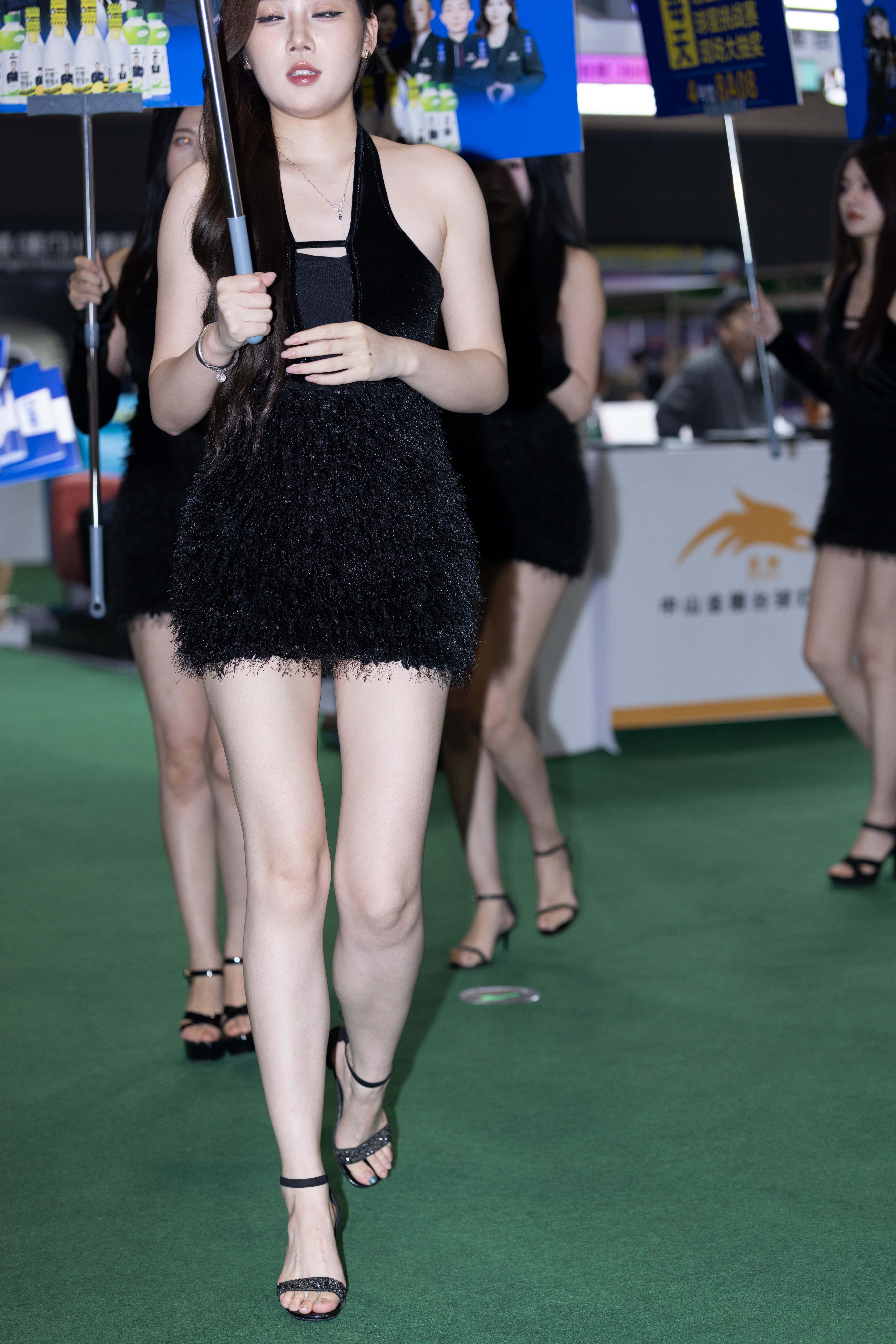 No.10221 模特巡游 [111P-0.98GB]