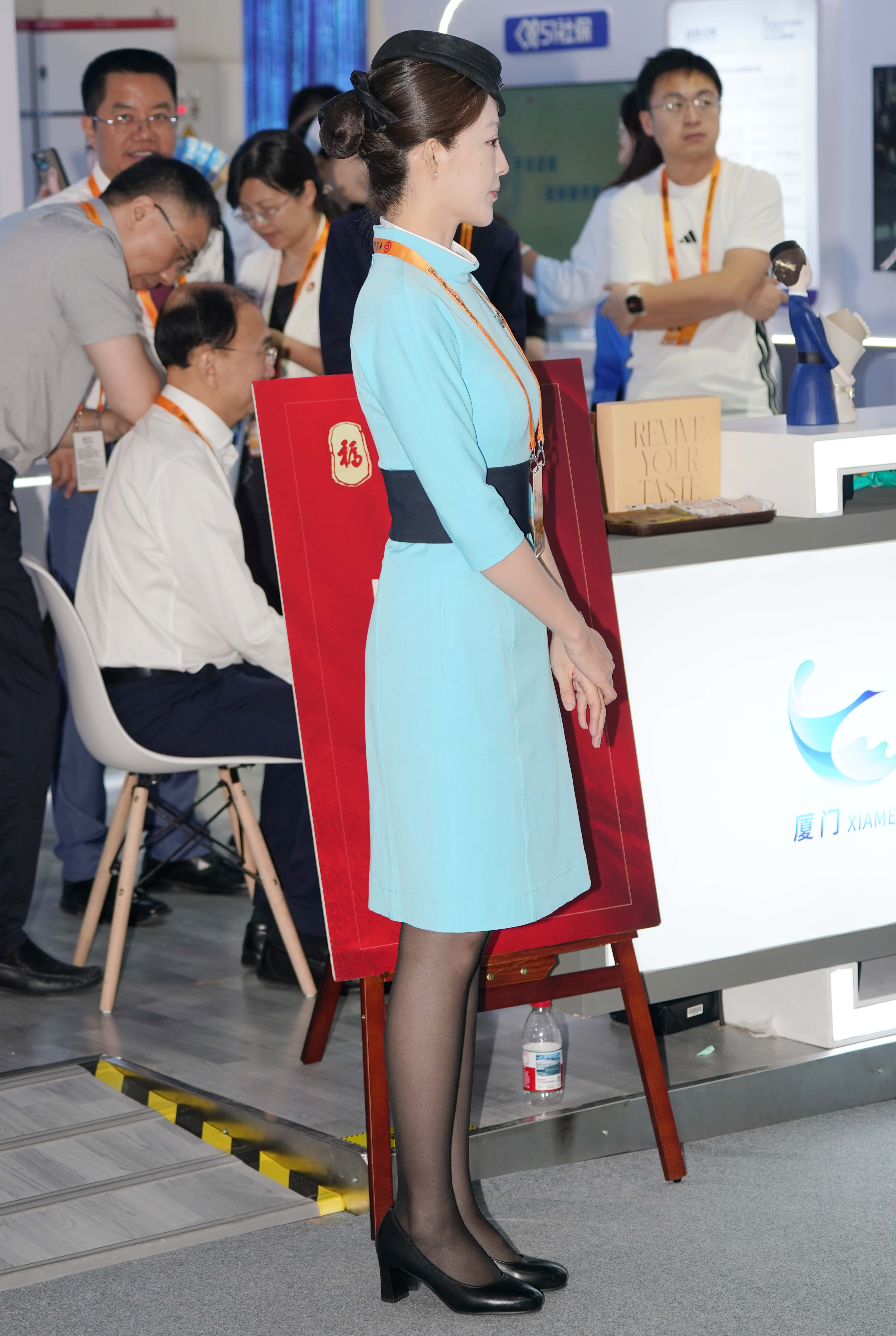 No.10136 天蓝色制服黑丝 [53P-1.35GB]