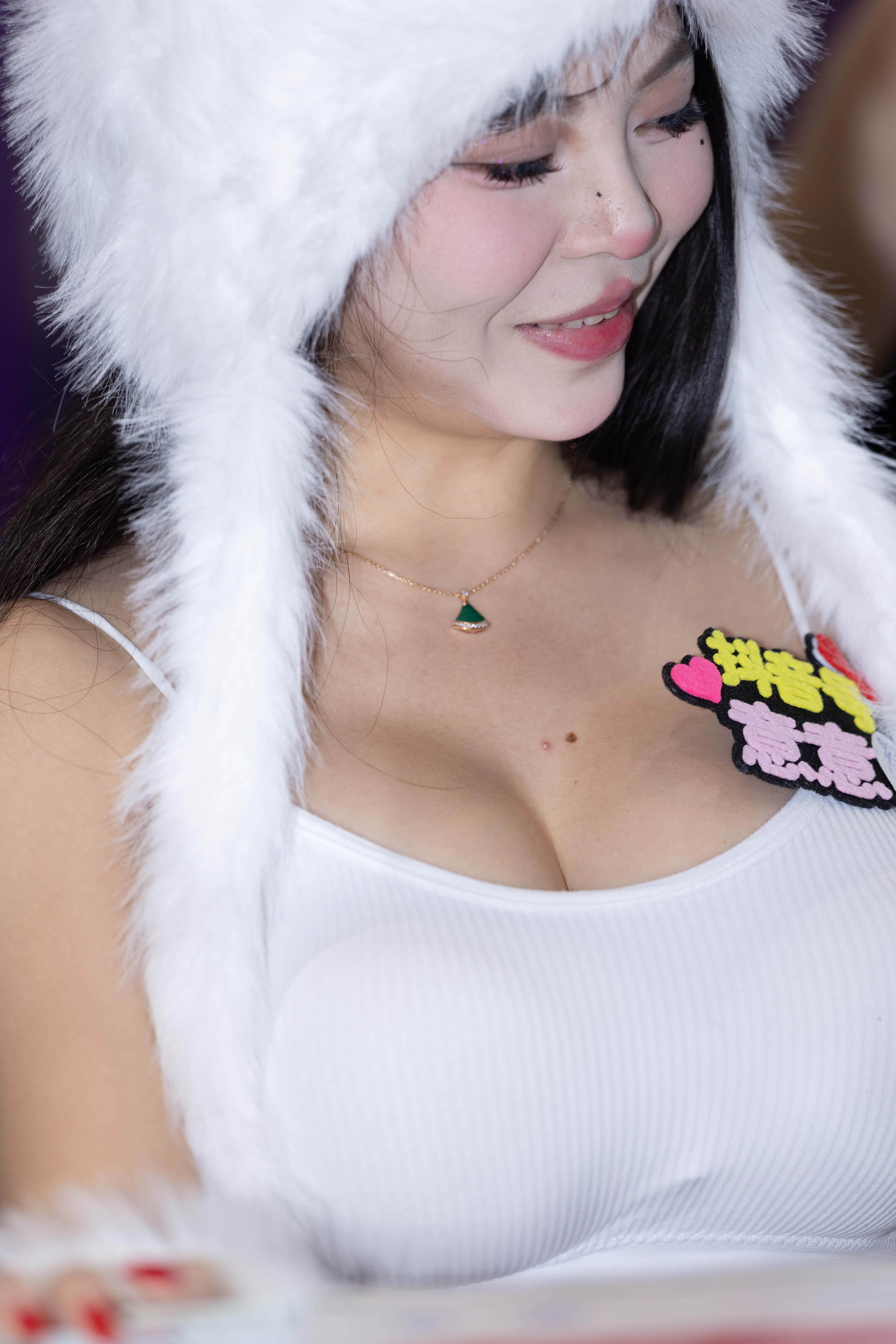 No.10353 白色热裤意意 [81P-655MB]