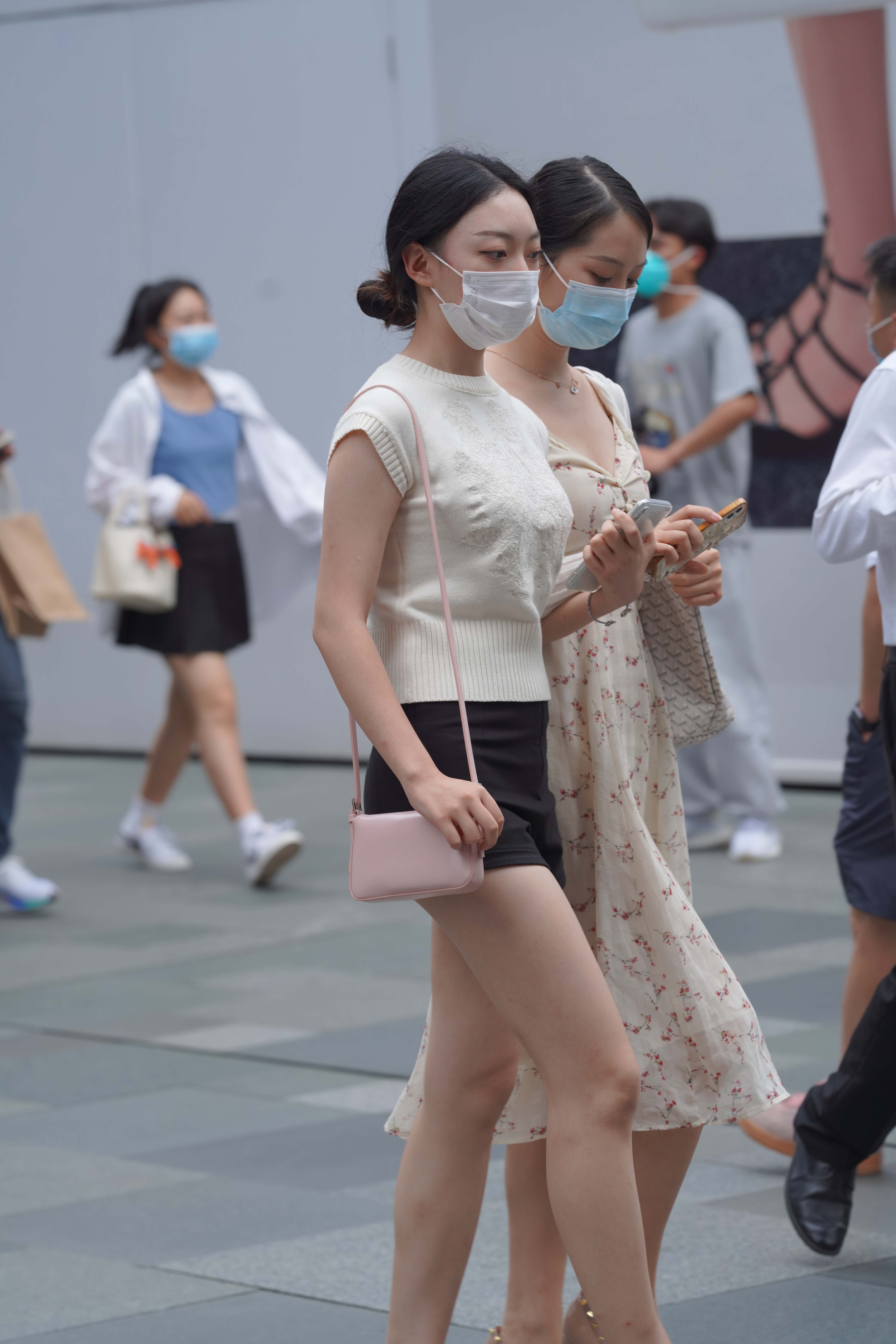 GS-T1133 街拍美腿黑色热裤小姐姐 【127P 1.40G】